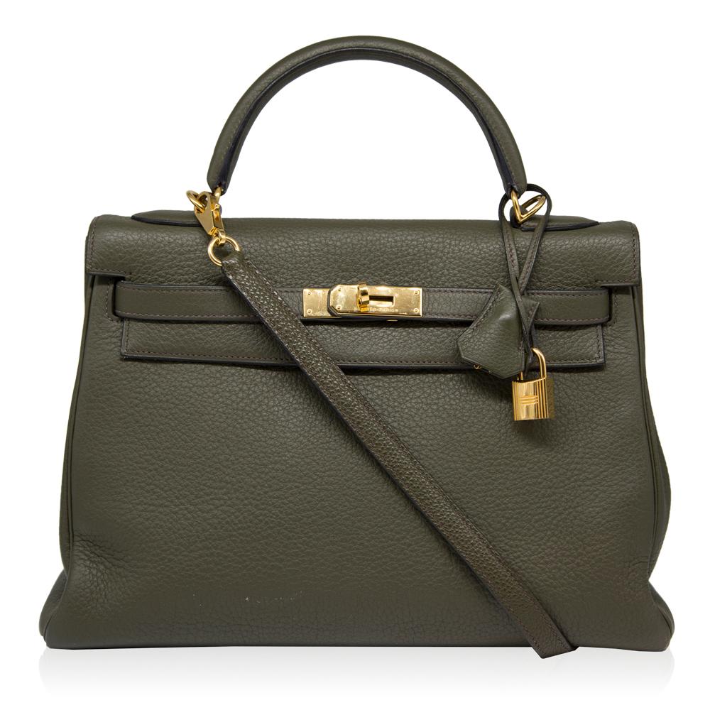 This elegant 32cm Canopee Hermès Kelly bag is a true testament to the quality of the house's craftsmanship, exuding timeless style and elegance, perfect for any occasion. Rendered in a smooth and lightweight Togo leather, popular for its scratch