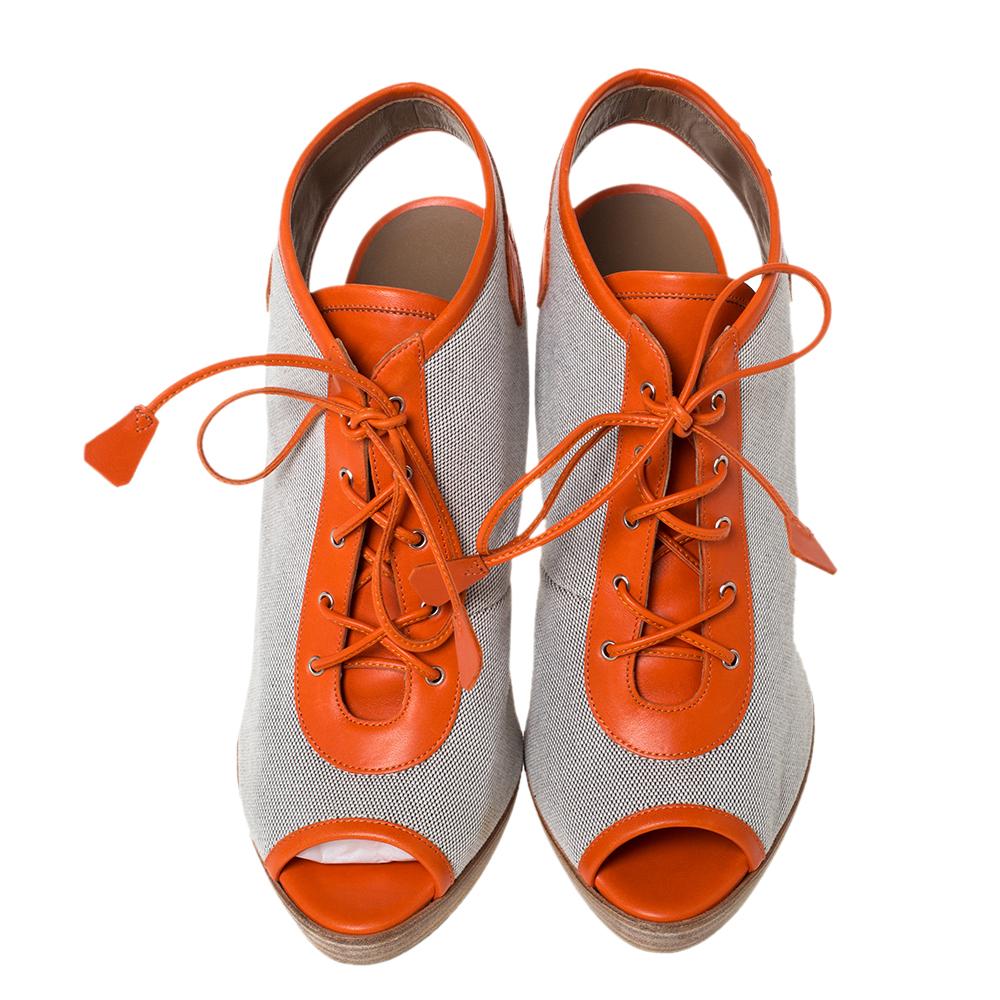 Hermes Canvas And Orange Leather Trim Lace Up Peep Toe Platform Booties Size 40 In Good Condition In Dubai, Al Qouz 2