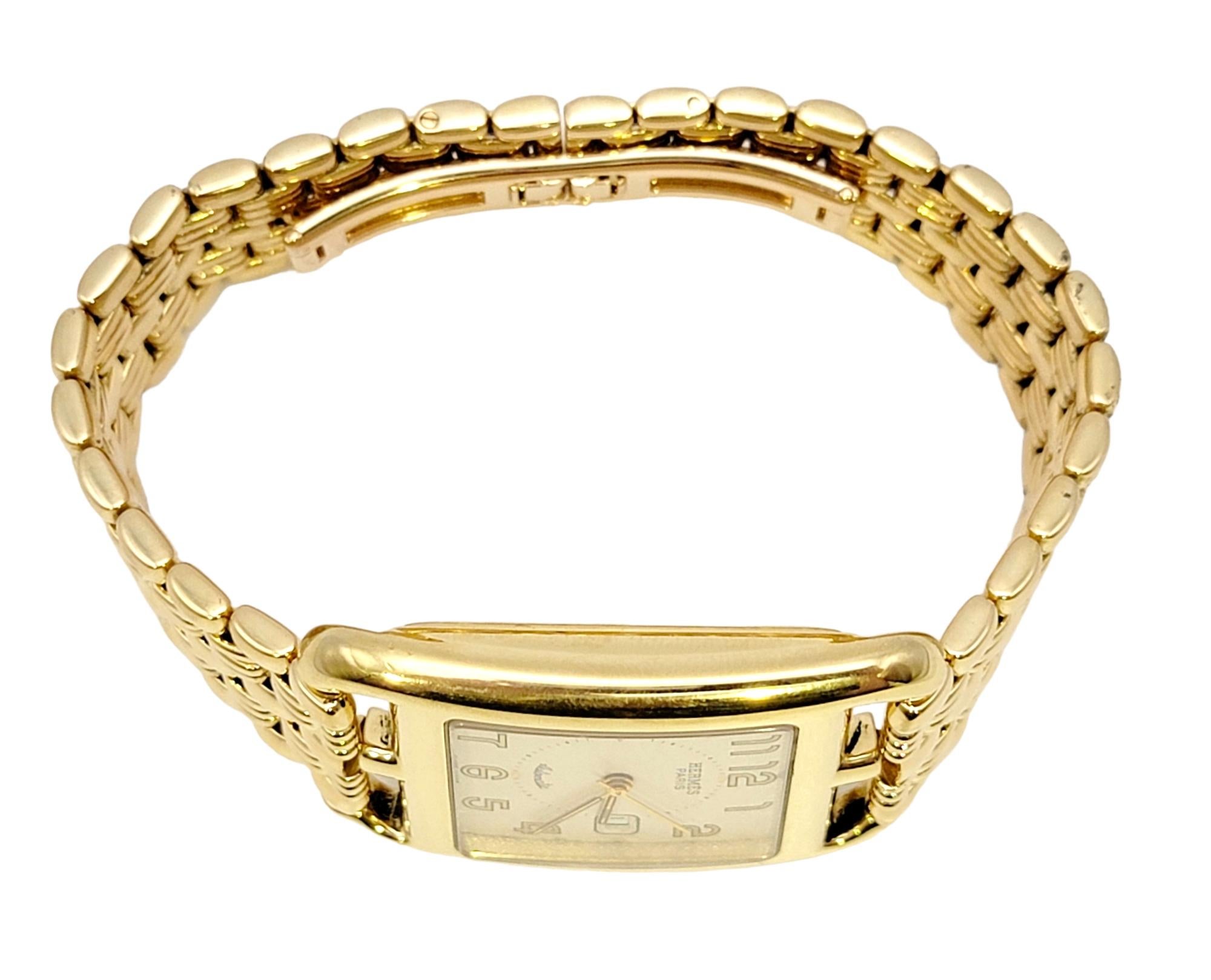 Contemporain Montre-bracelet automatique Cape Cod d'Hermès en or jaune 18 carats avec boîtier rectangulaire de 31 mm en vente