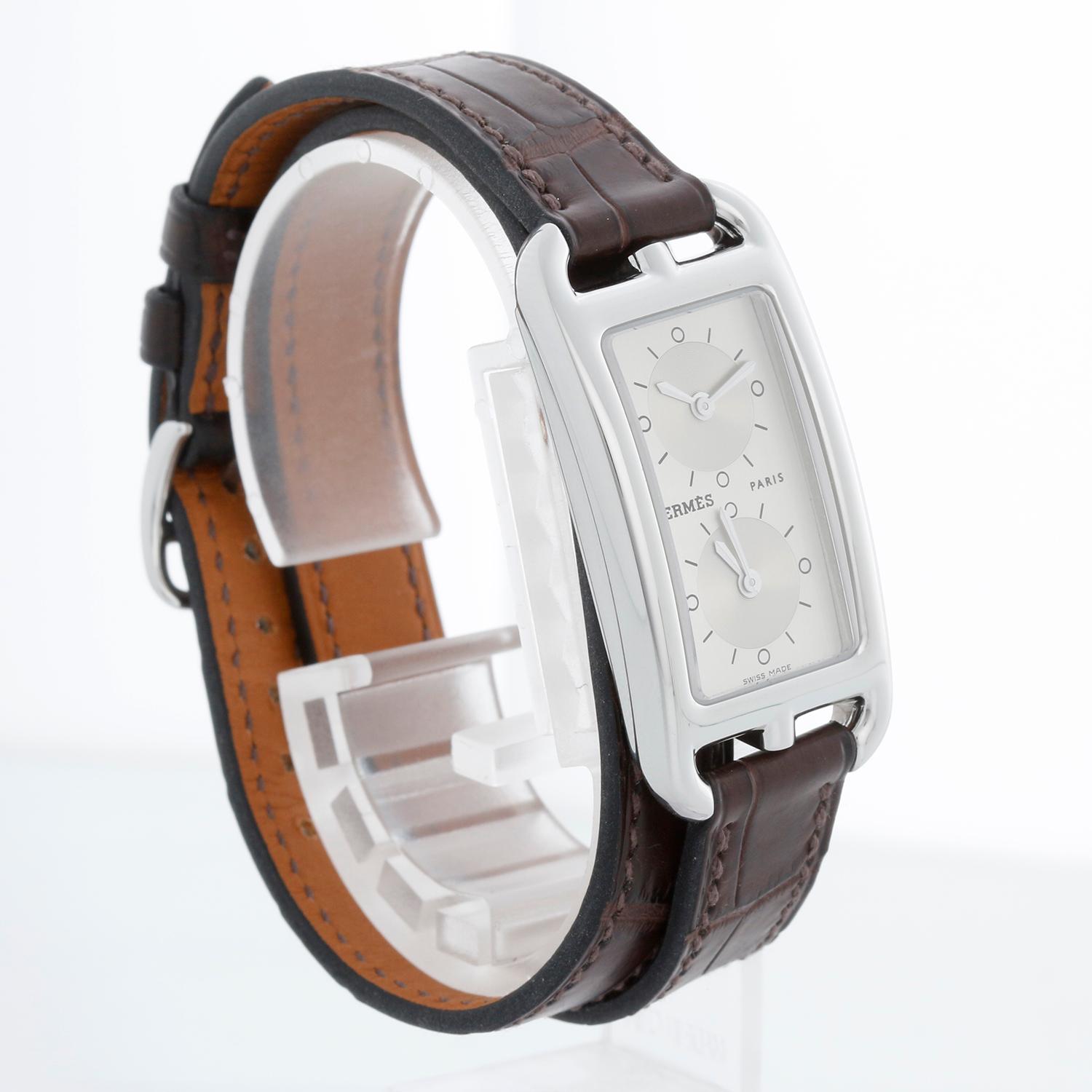 Hermès Cape Cod Dual Time Zone Ladies Stainless Steel Nantucket Watch CC3-210 In Excellent Condition In Dallas, TX