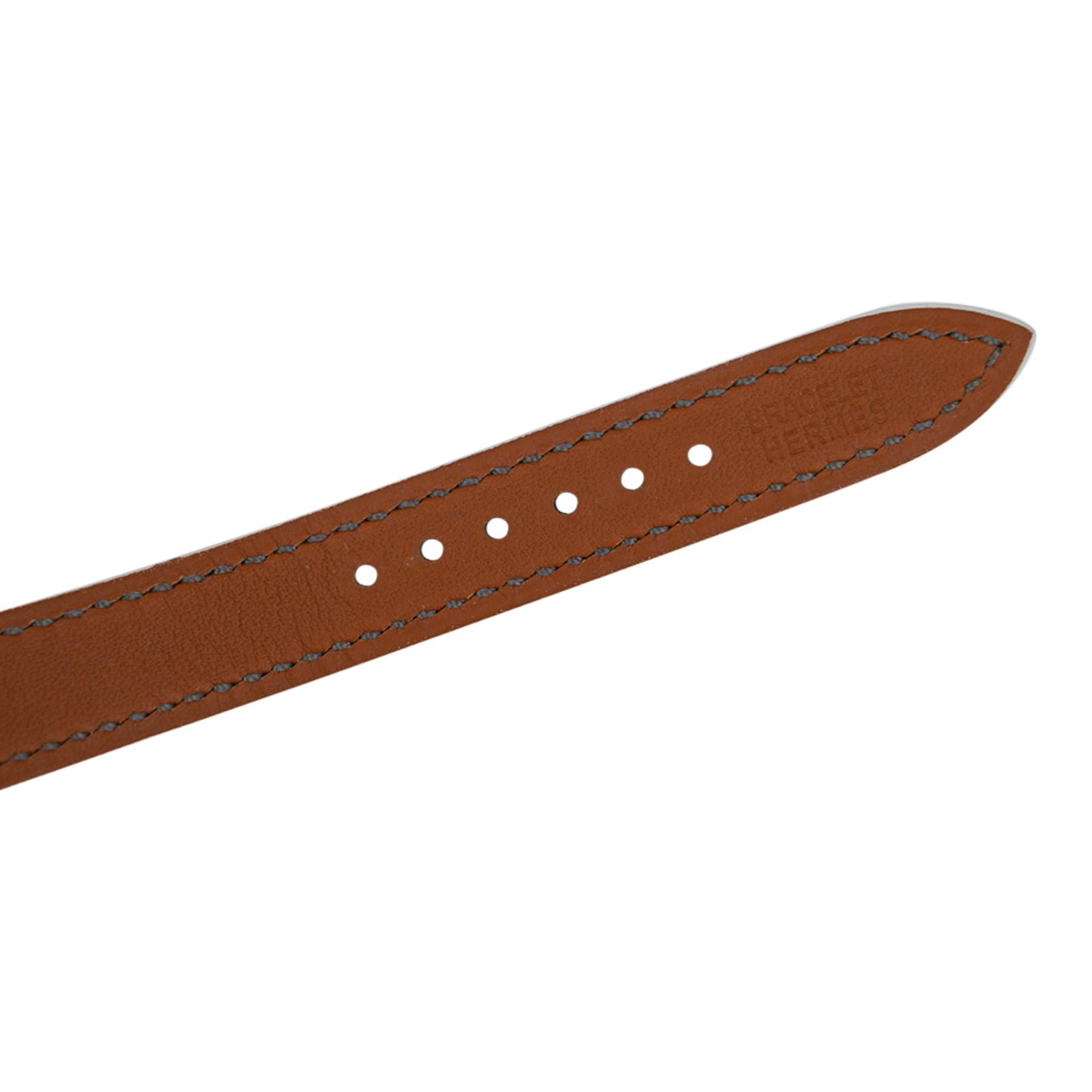 Hermès Montre Cape Cod en acier avec bracelet en cuir de veau couleur étoupe, neuve dans sa boîte en vente 3
