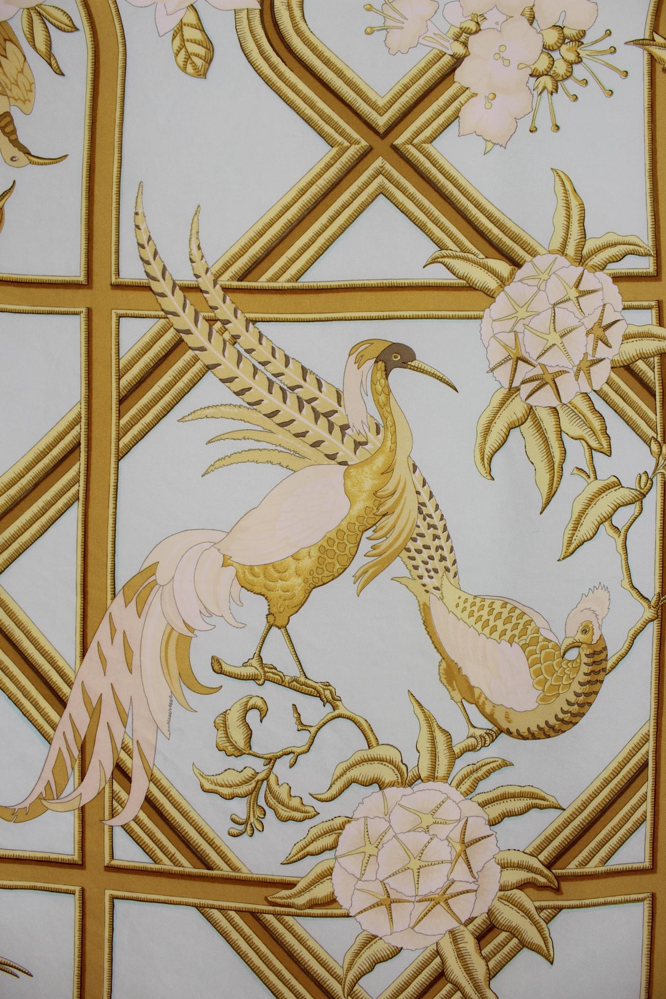 Hermes Caraibes Silk Gold Green Vintage Scarf 1980s In Good Condition In Brindisi, Bt