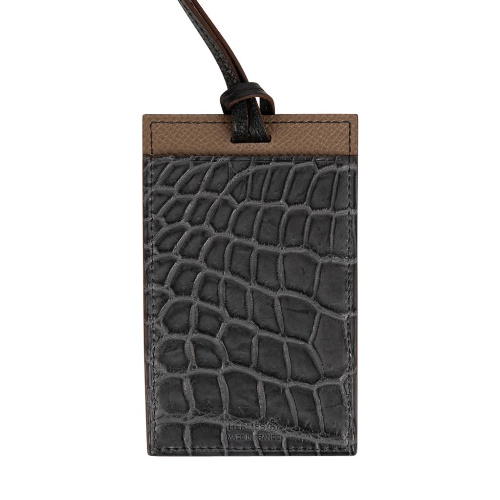 Hermes Karteninhaber Graphit Matt Porosus Krokodil / Etoupe Epsom im Zustand „Neu“ im Angebot in Miami, FL