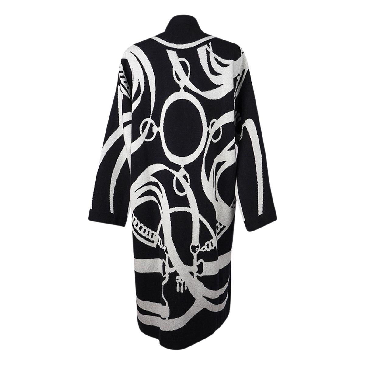 Women's Hermes Cardigan Coat Promenade du Matin Black / White Cashmere 34 / 6 For Sale