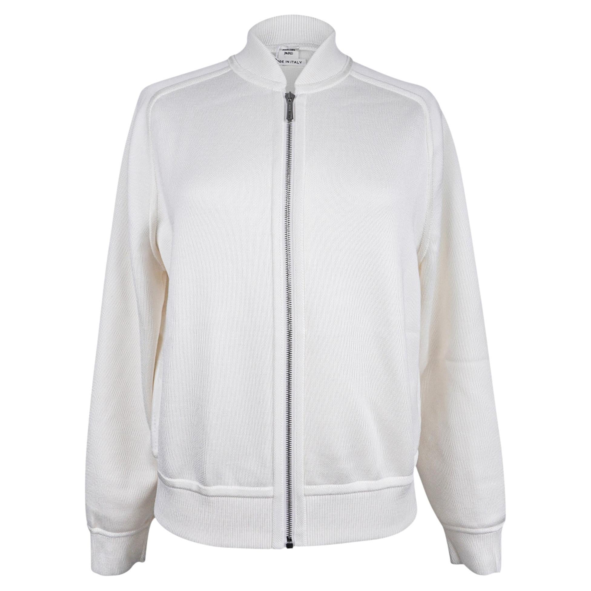 Veste Cardigan Hermès blanche d'hiver avec fermeture éclair et fermoir à bouton-pression, taille 38/6