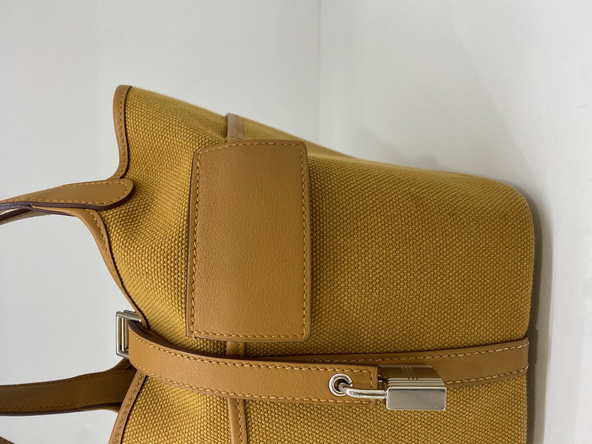 Hermes Cargo Picotin 18 Desert/ Sesame PHW In Excellent Condition For Sale In Double Bay, AU