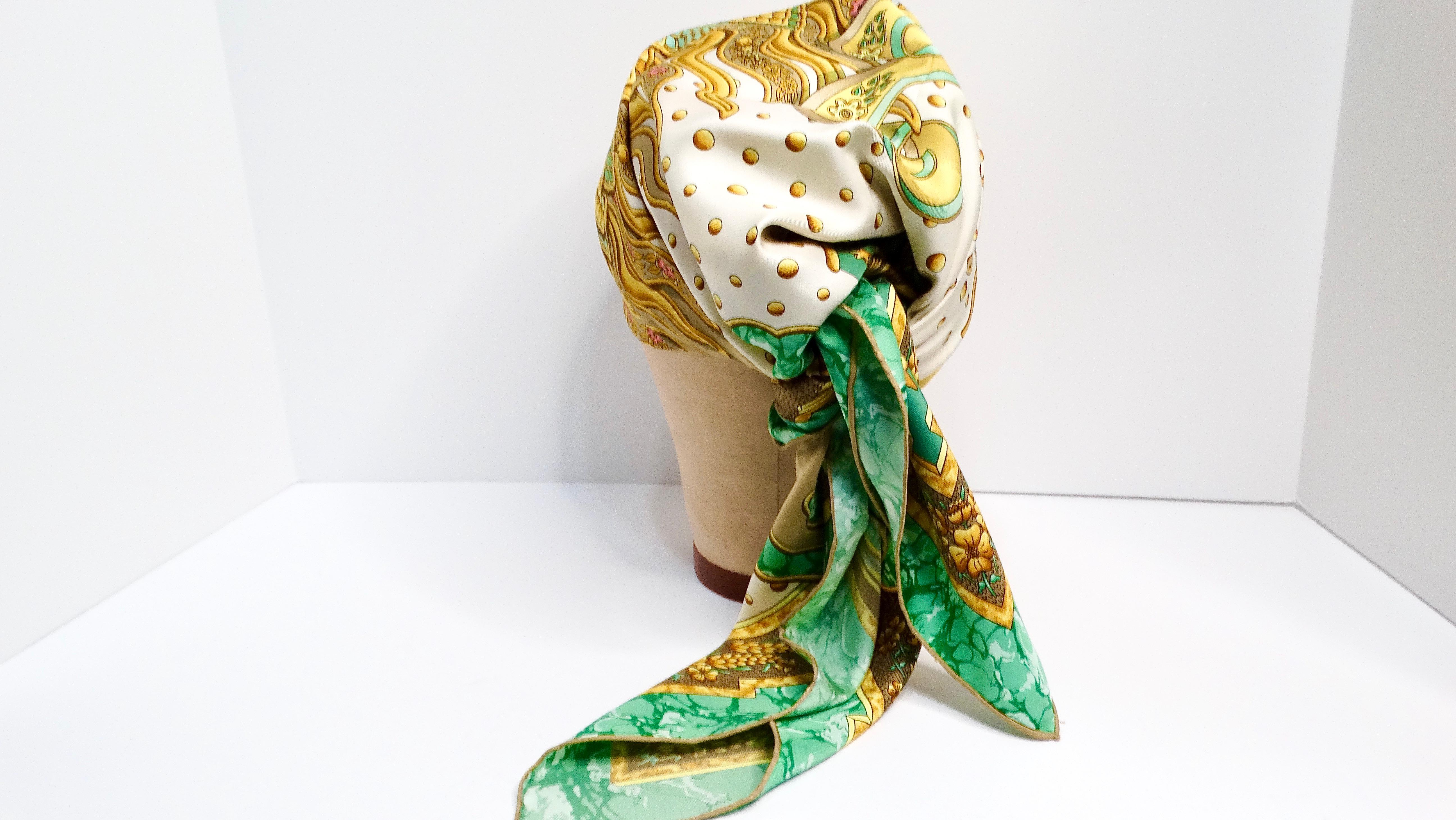  Foulard en soie à motif solaire 