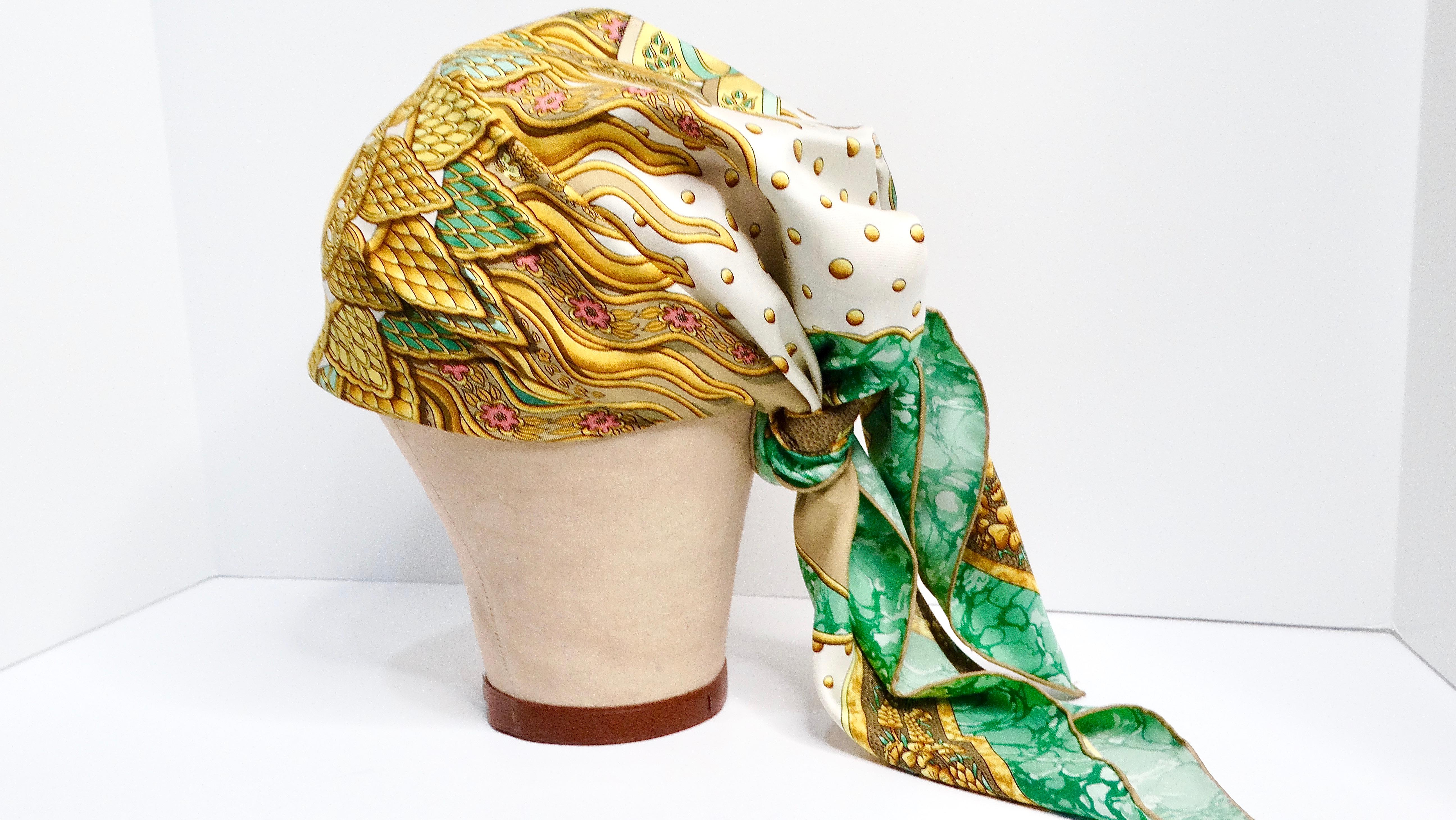 Foulard en soie à motif solaire 