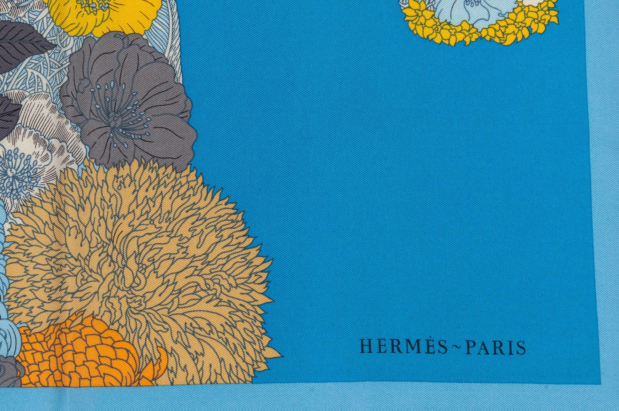 Women's Hermès Carré Gavroche Robe Regère BNIB