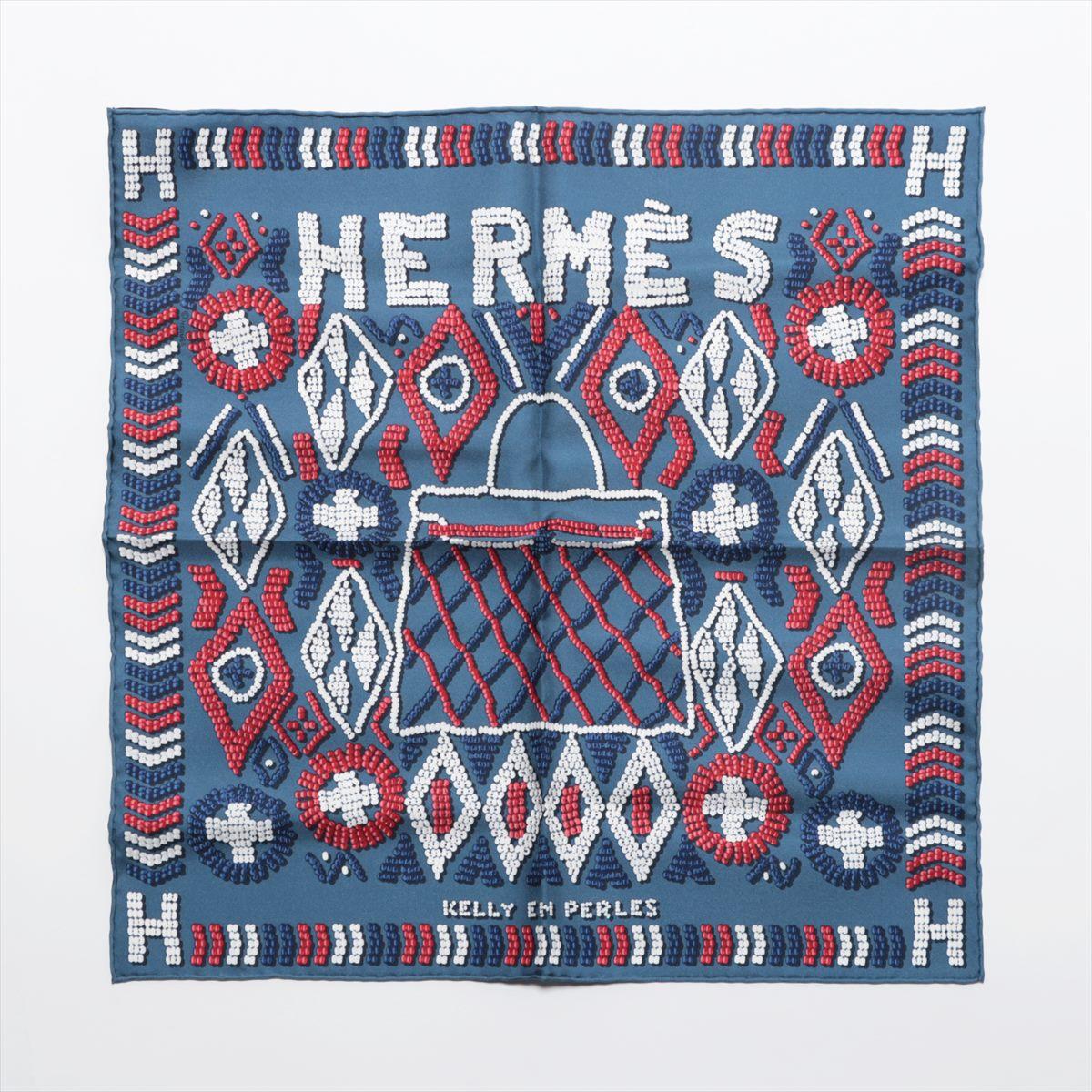 will ship about 4/1


The Hermès Carré 45 Kelly En Perles in Blue Jean x Red is a stunning silk scarf that showcases Hermès’ exquisite craftsmanship and artistic design. Featuring the iconic Kelly bag motif recreated in a beaded pattern, the scarf