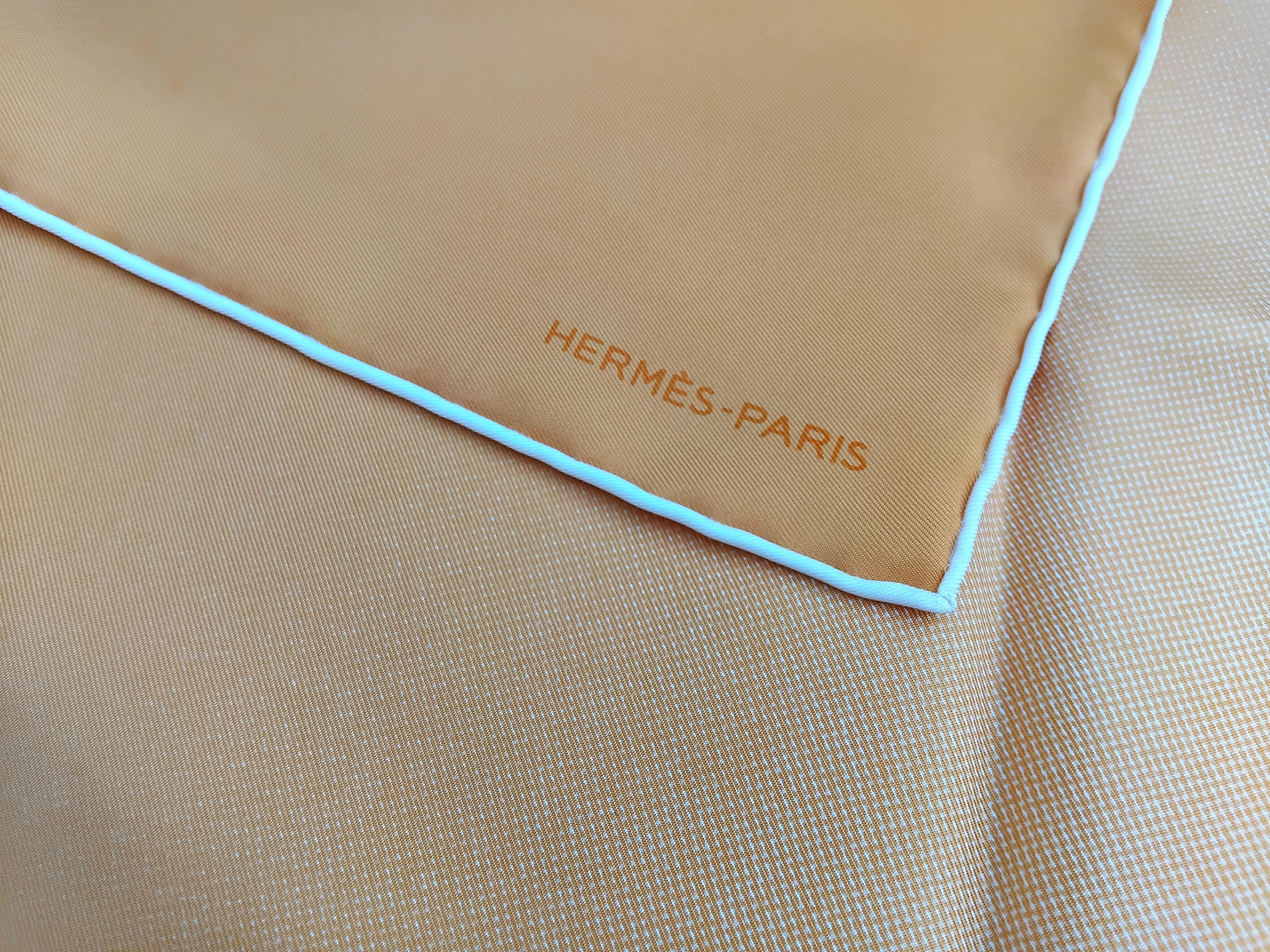 Hermès Carre Lumiere Gold Sik Scarf 90 cm For Sale 6