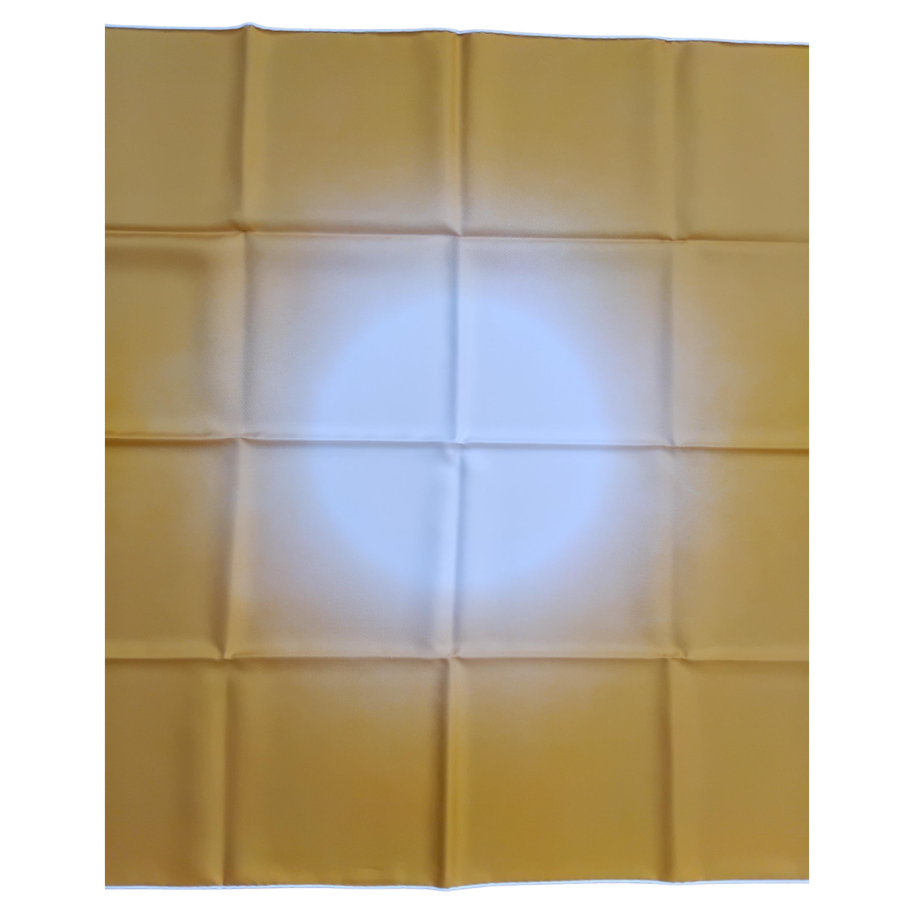 Women's Hermès Carre Lumiere Gold Sik Scarf 90 cm For Sale