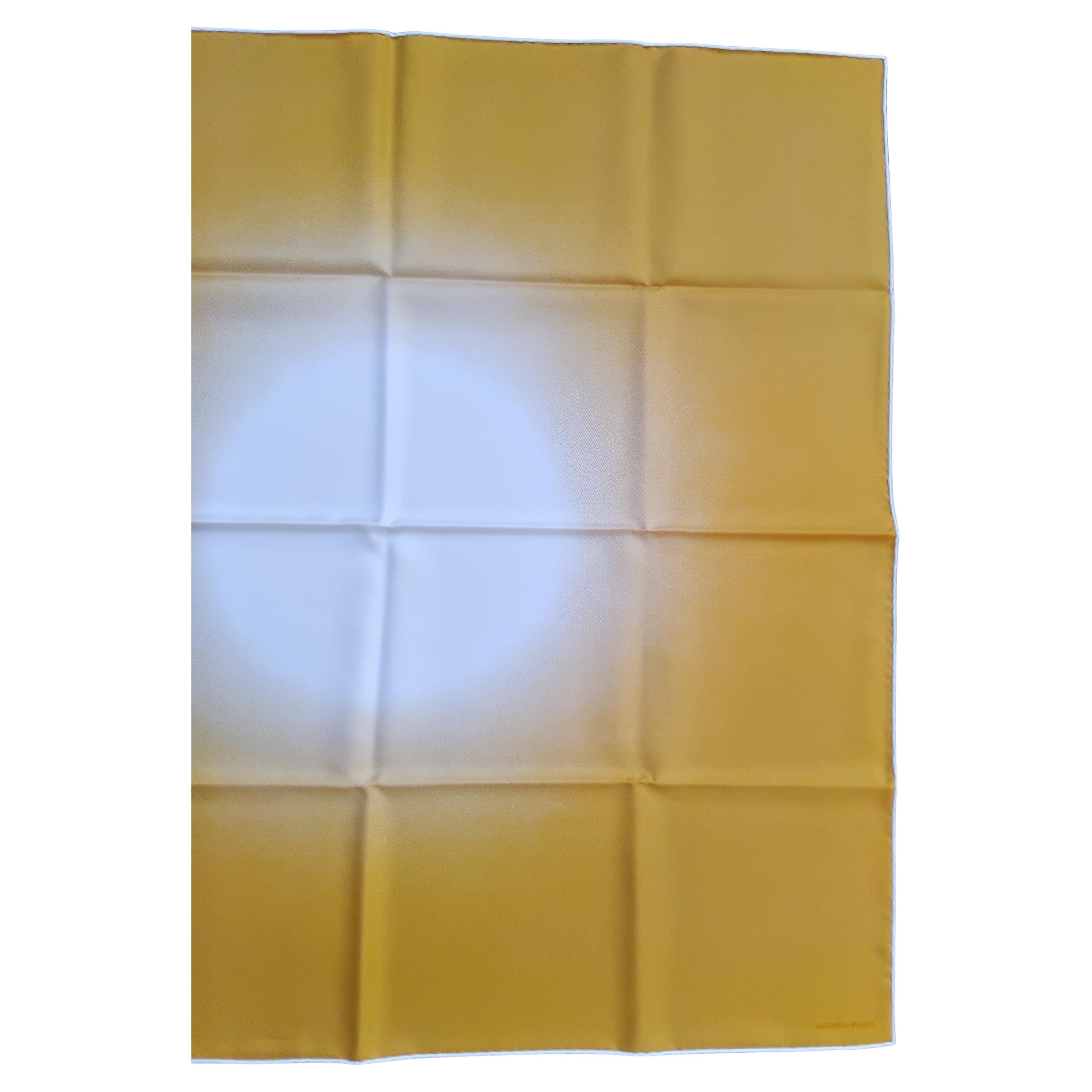 Hermès Carre Lumiere Gold Sik Scarf 90 cm For Sale 1