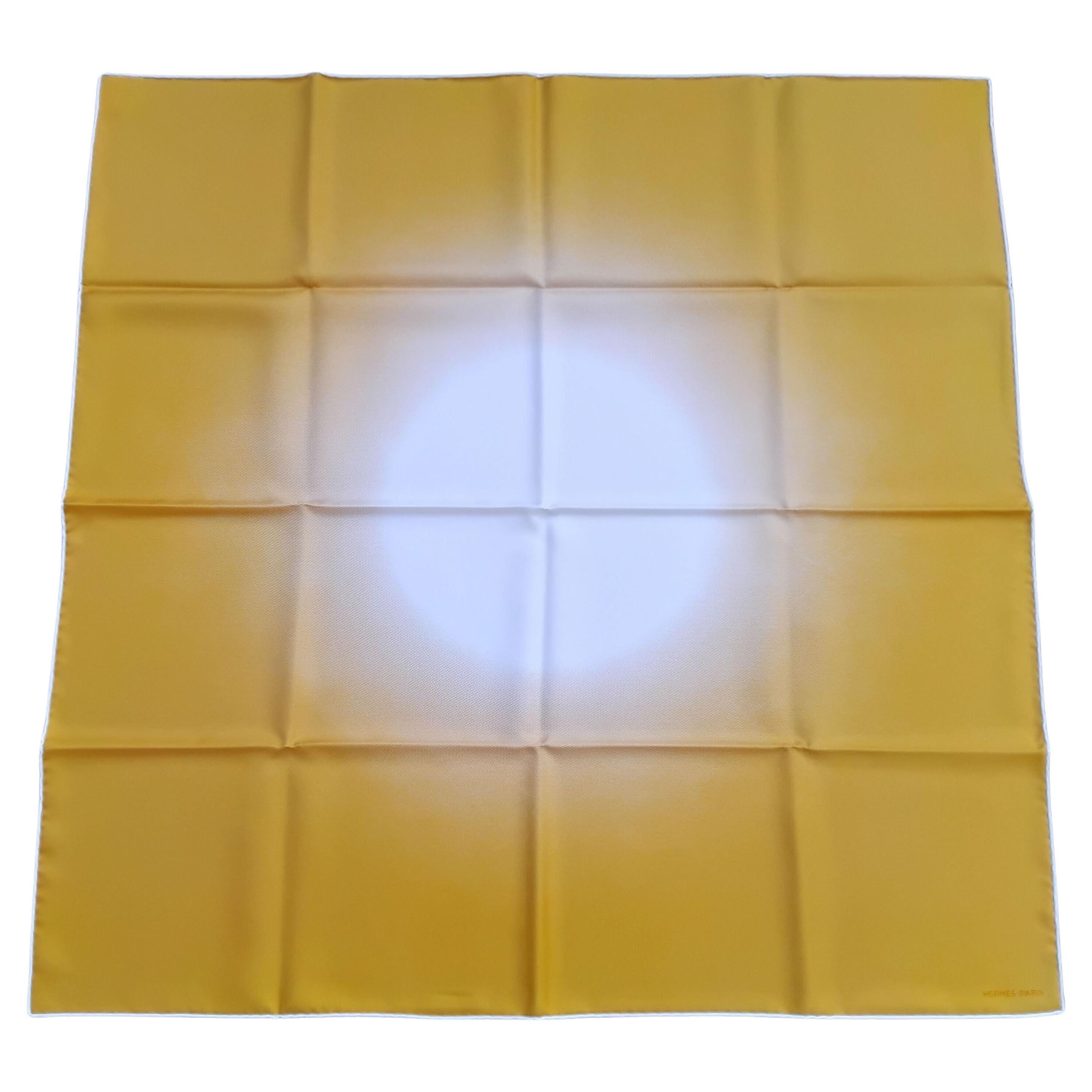 Hermès Carre Lumiere Gold Sik Scarf 90 cm