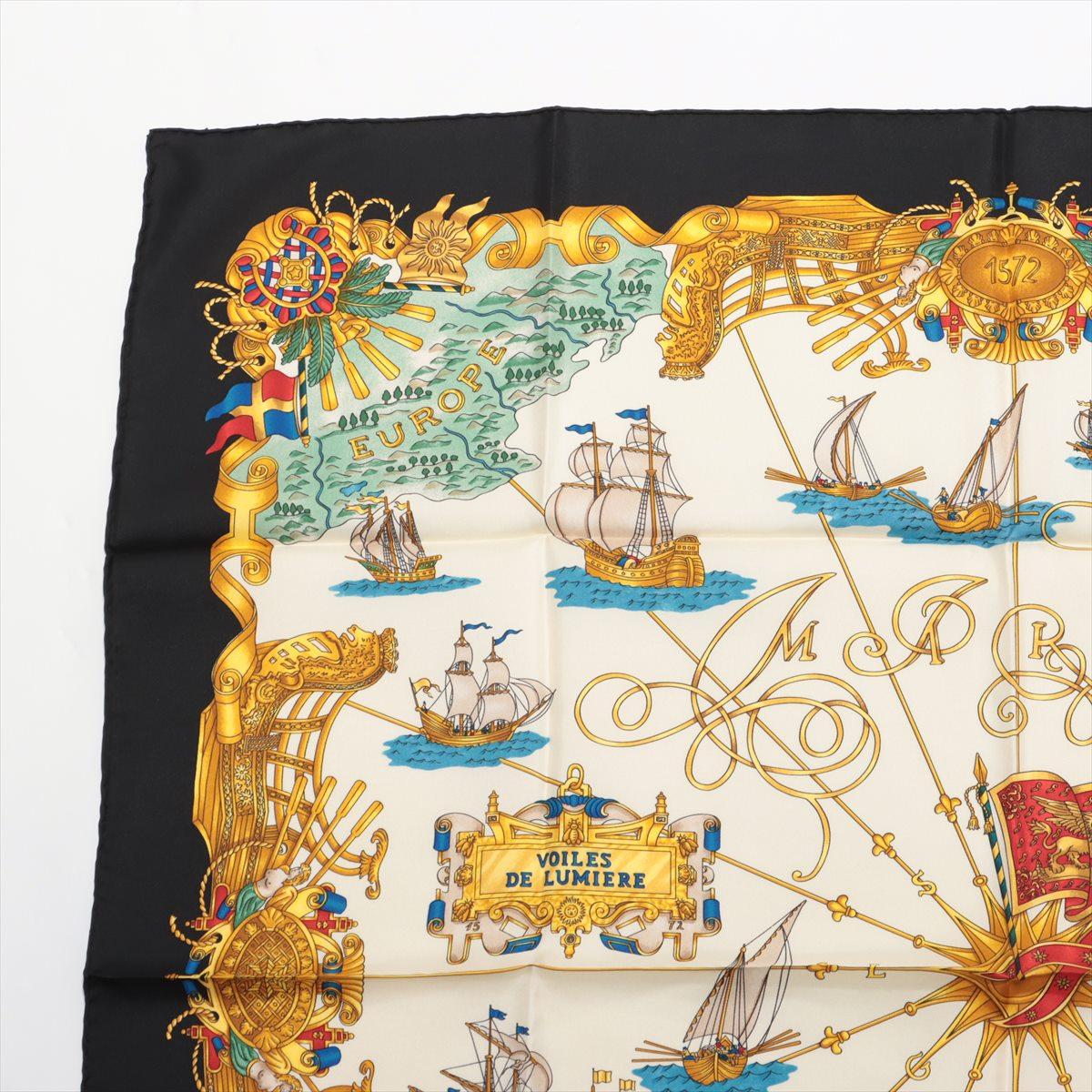 Beige Hermès Carré Voiles De Lumiere Silk Scarf White x Black For Sale