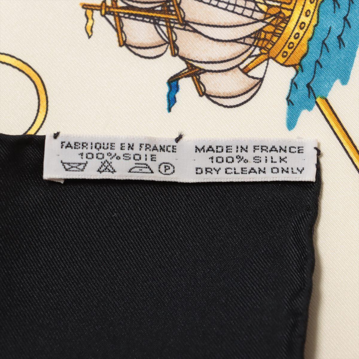 Hermès Carré Voiles De Lumiere Silk Scarf White x Black For Sale 2