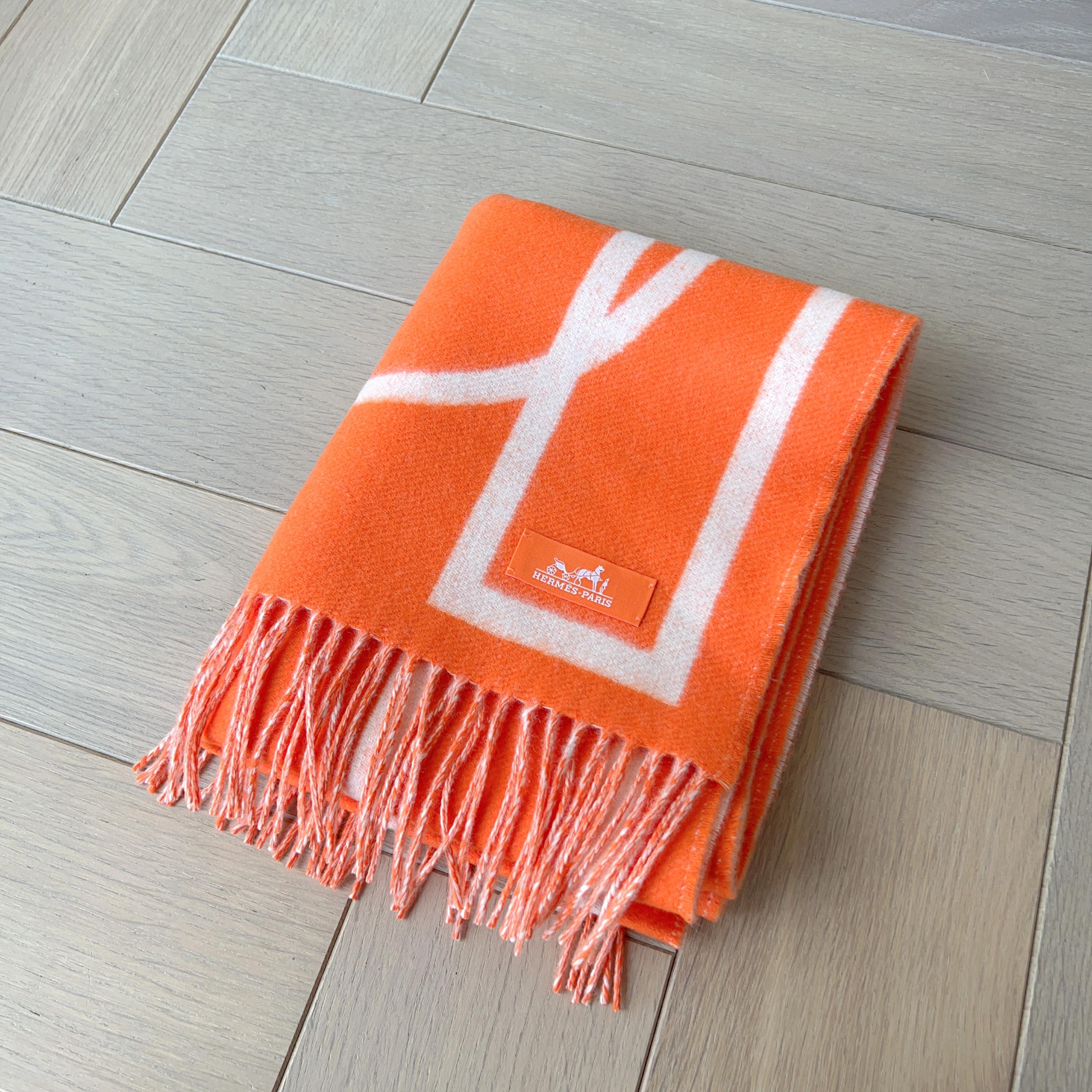 Hermès Casaque Pile ou Face Muffler In Orange, 100% Kaschmir 1