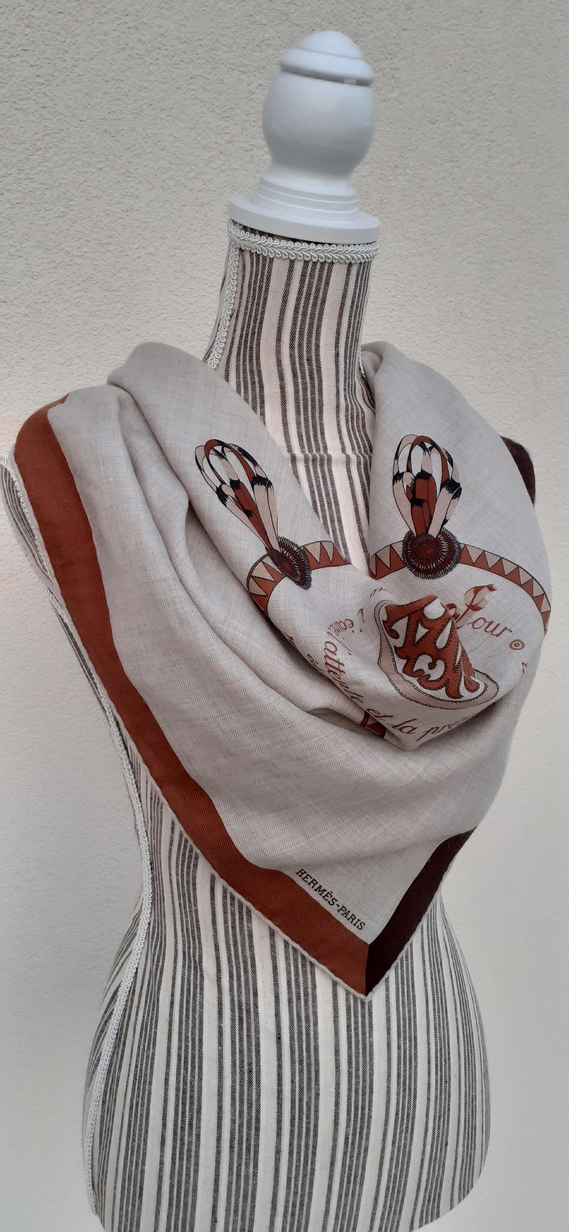 Hermès Cashmere and Silk Scarf Encadré Blason Natural 90 cm For Sale 7
