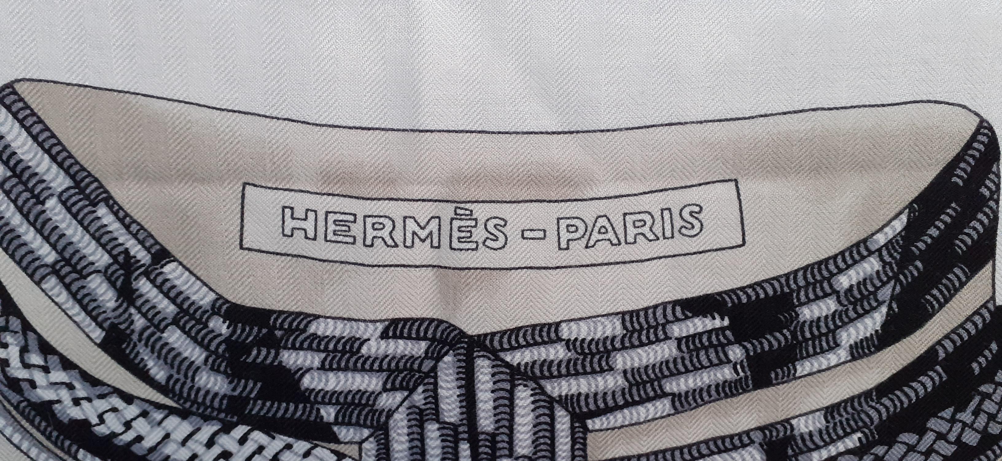 Hermès Cashmere and Silk Shawl Brandebourgs Blanc Noir Mastic 140 cm 2