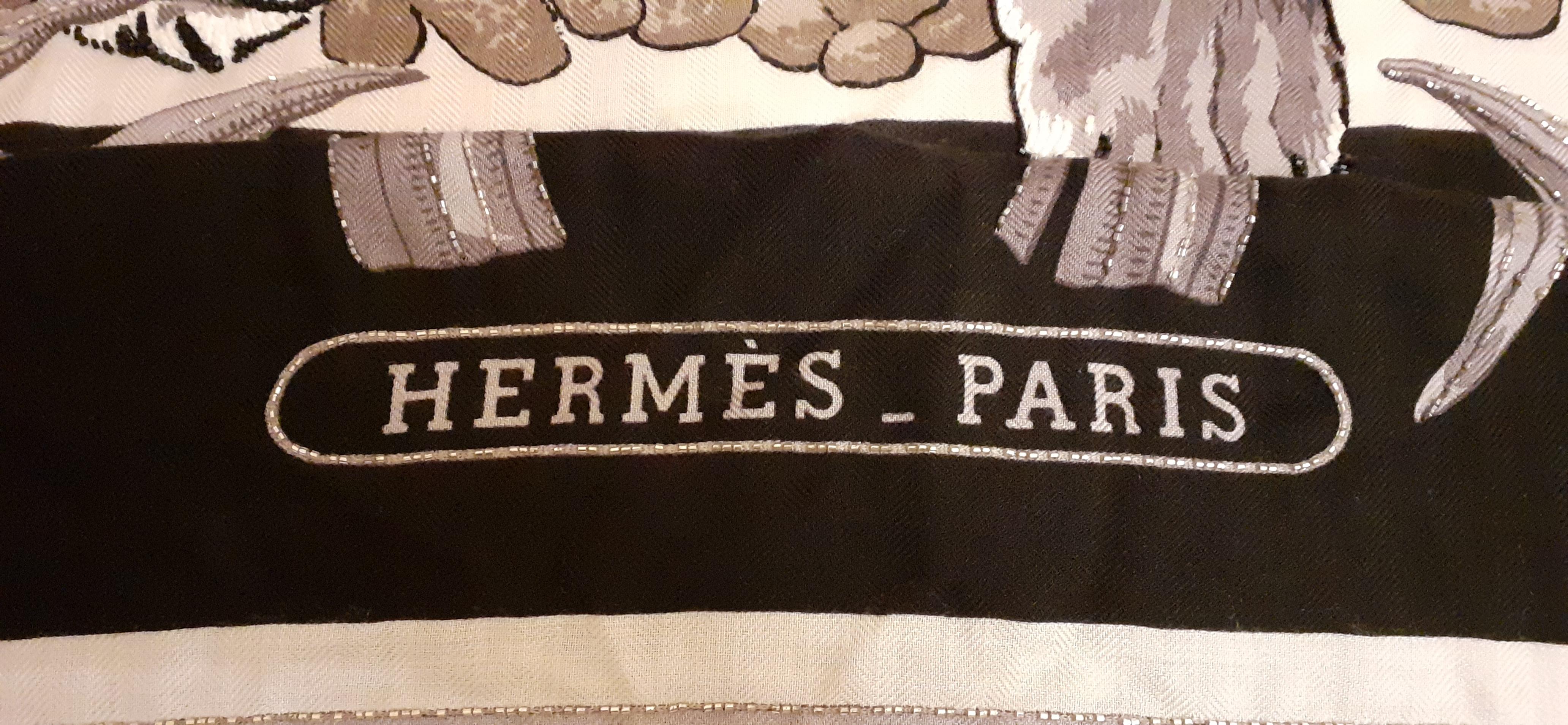 Hermès Cashmere and Silk Shawl Tigre Royal Hand Beaded Made in India 140 cm RARE For Sale 5