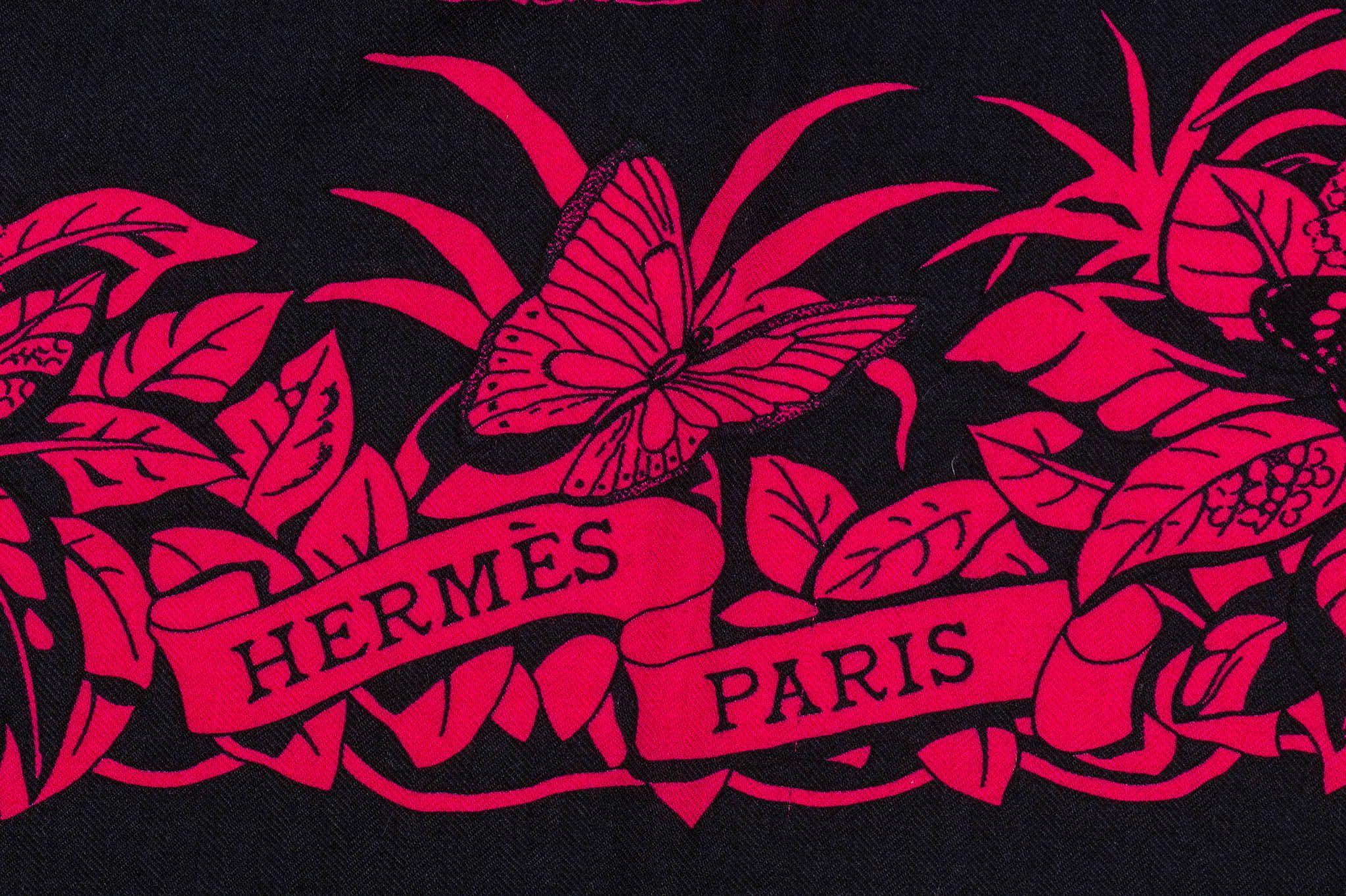 Hermès Cashmere Black & Fuchsia Jungle Love Shawl In Excellent Condition In West Hollywood, CA