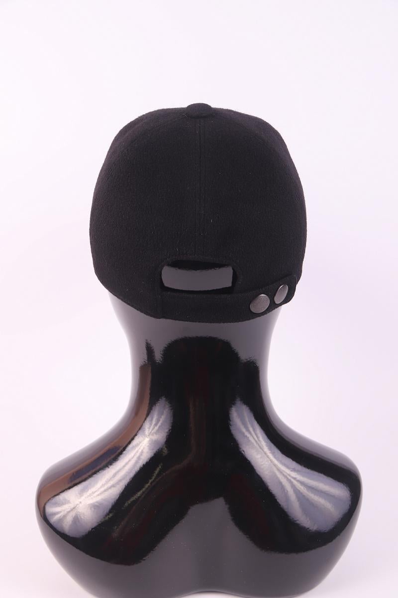 Black Hermès cashmere cap For Sale