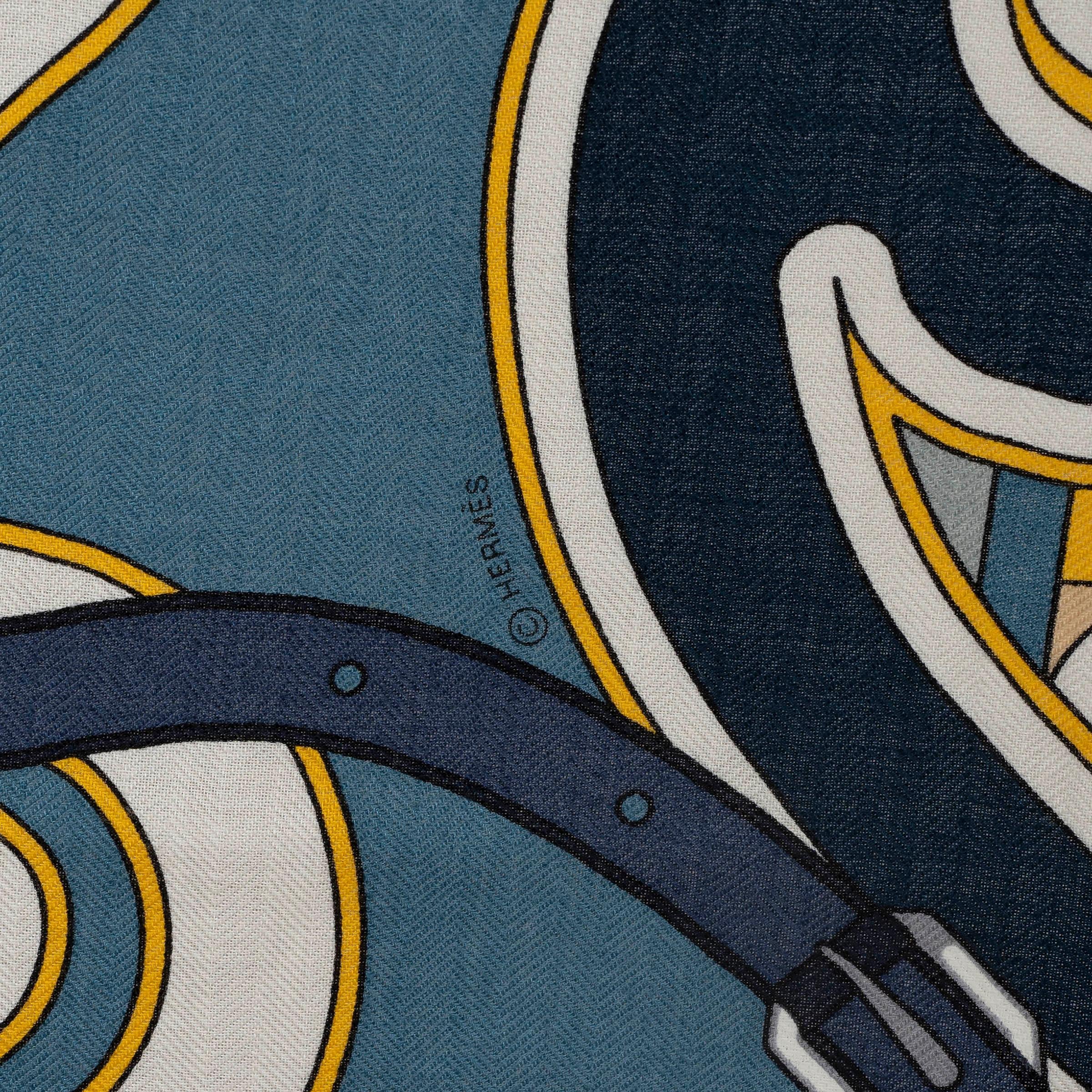 HERMES cashmere HARNAIS EN ROSACE 140 Shawl Scarf Potiron Bleu Gris In New Condition In Zürich, CH
