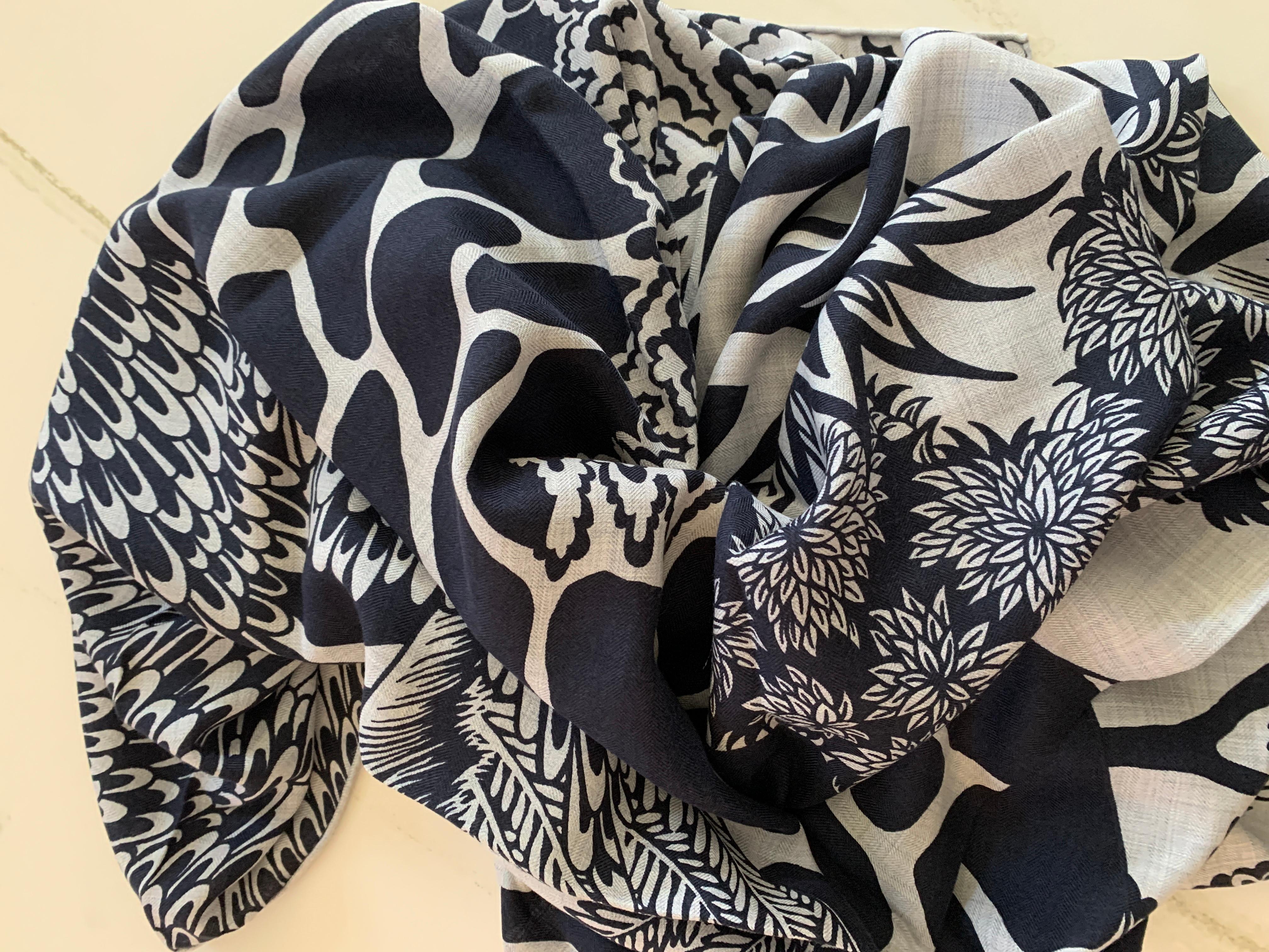 Women's or Men's Hermes Cashmere Shawl 140 The Three Graces Giraffes Caban