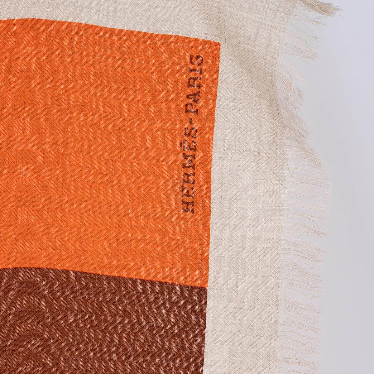HERMES cashmere silk H JUMPING Stole Shawl Scarf Orange Naturel Caramel In New Condition For Sale In Zürich, CH