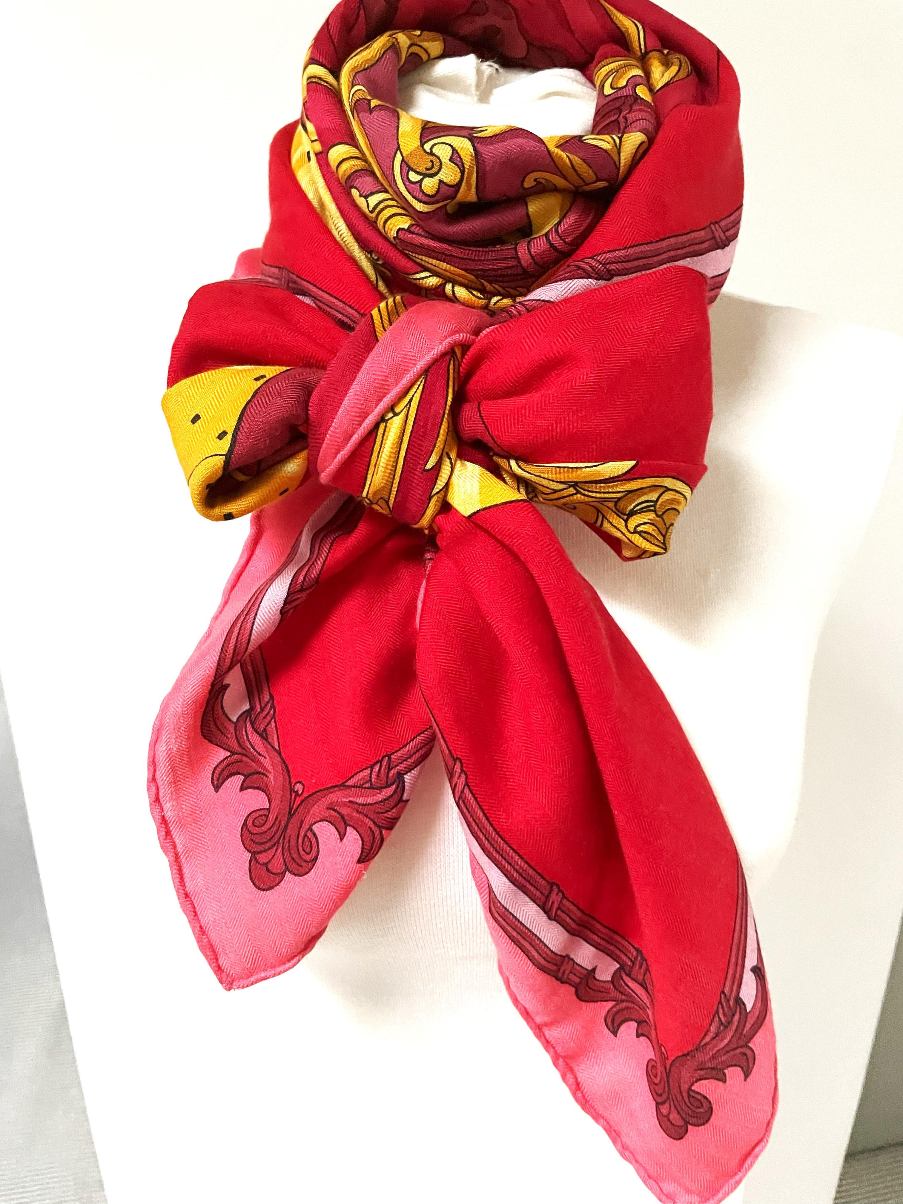 HERMES CASHMERE/SILK SHAWEL 130 x 130 cm 'GRAND CARROSSE PAR HERMES A PARIS' For Sale 5