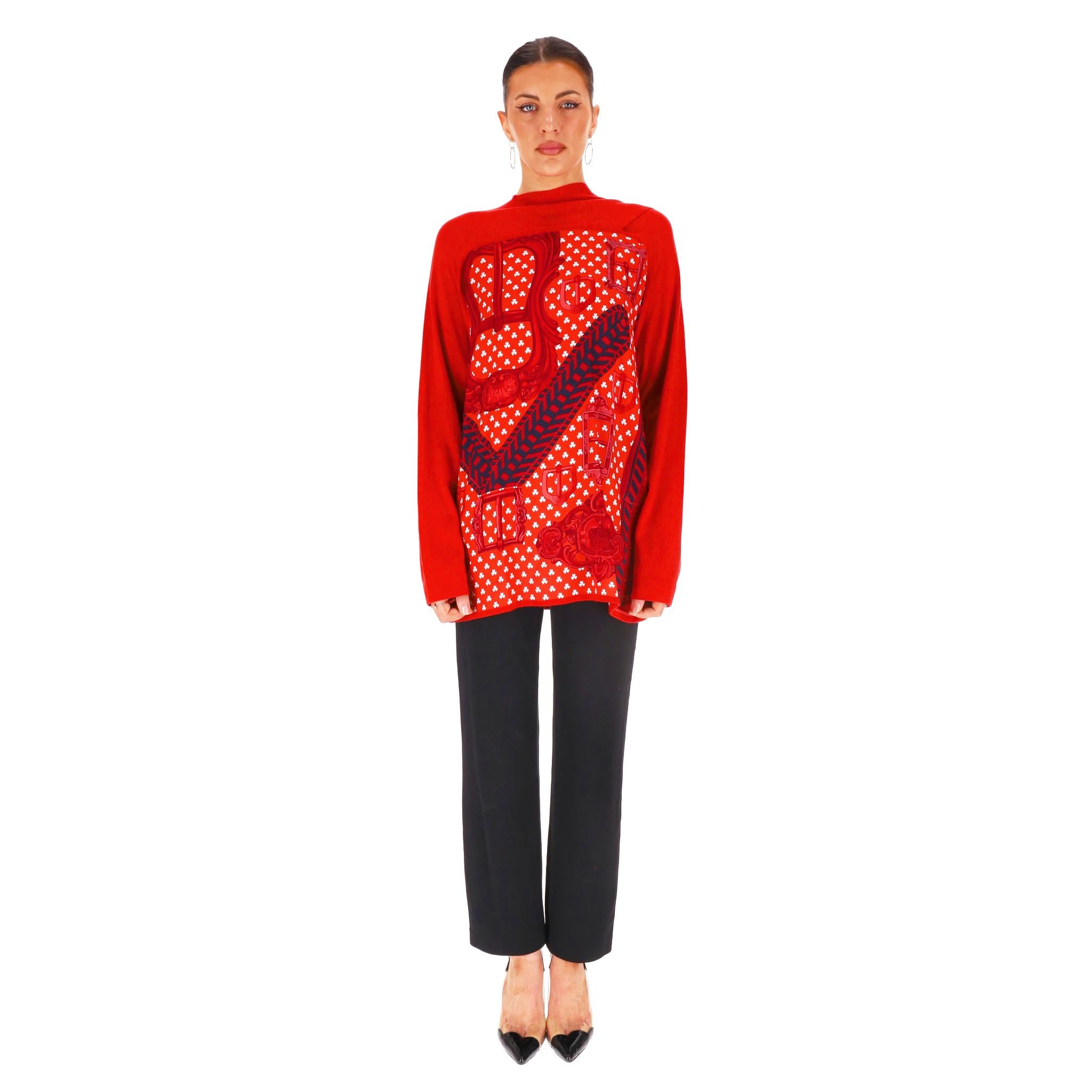 Hermes Cashmere & Silk Twillaine Boucles Et Galons Du Tsa Jumper

Top rosso in maglia fine con pannello in seta stampata a foulard sul davanti e foulard avvolgente attaccato.

Prezzo di listino circa 2,000 euro

Taglia - 42FR

Condit - Molto buono