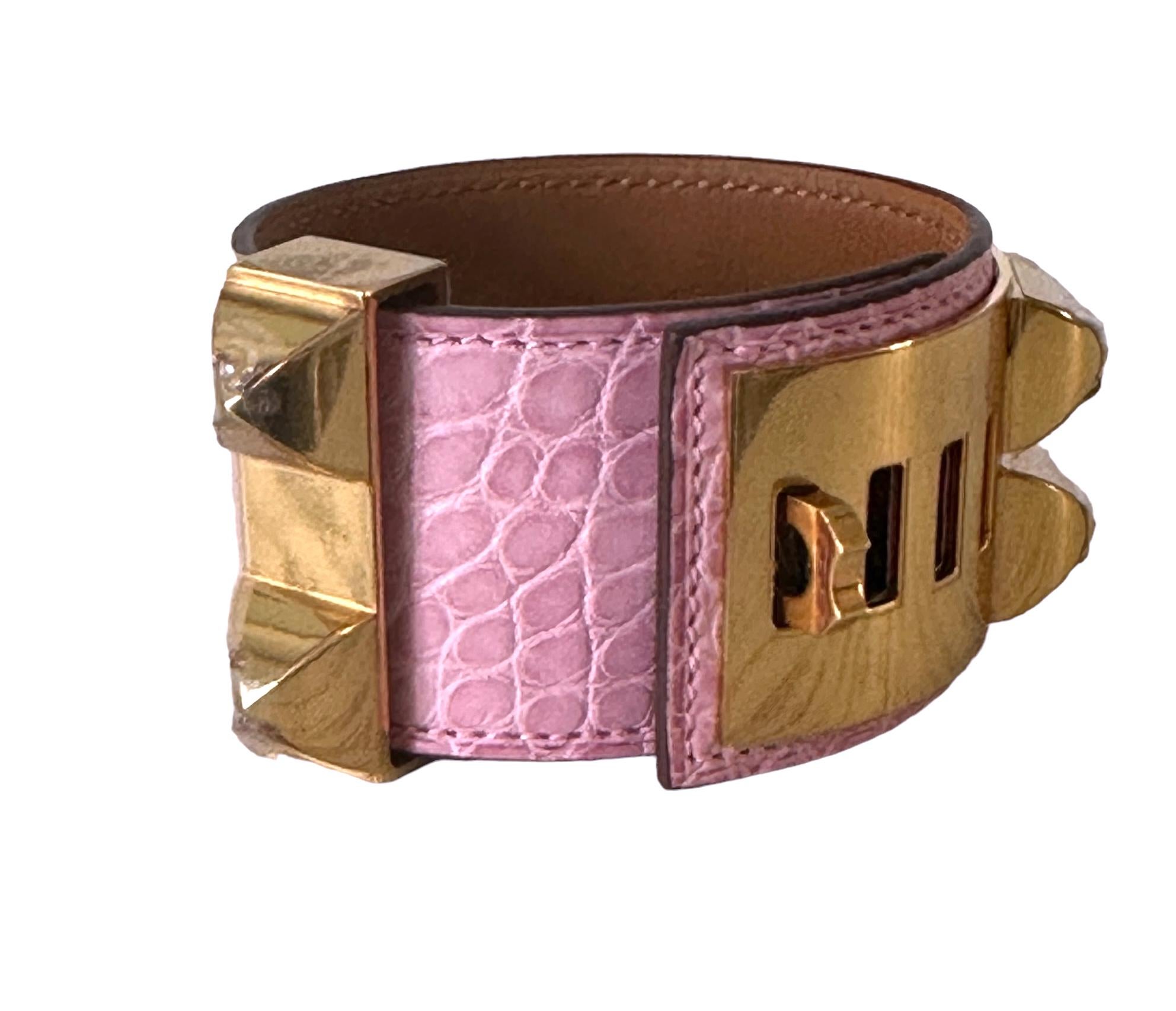 New Hermes CDC Collier de Chien 5p Pink Bubblegum Alligator Gold  Bracelet In New Condition In West Chester, PA