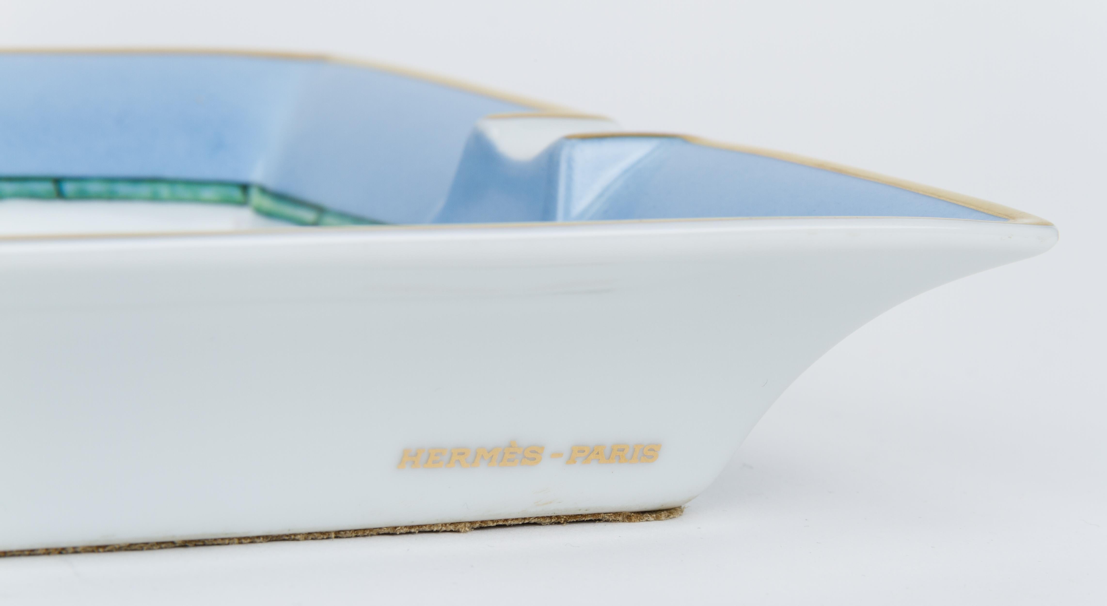 Hermès Celeste Bird Porcelain Ashtray In condizioni ottime in vendita a West Hollywood, CA