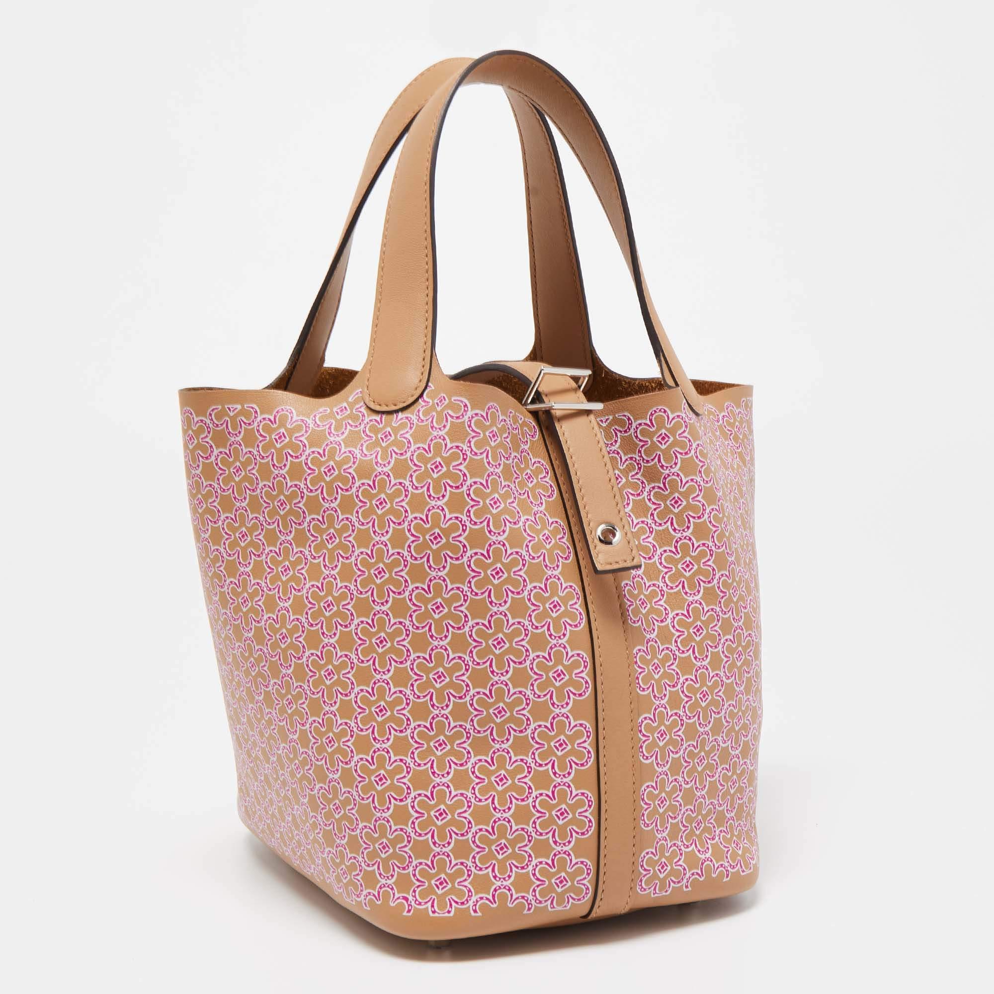 Hermes Chai/Rose Swift Leather Picotin Luck Daisy Bag In Good Condition In Dubai, Al Qouz 2