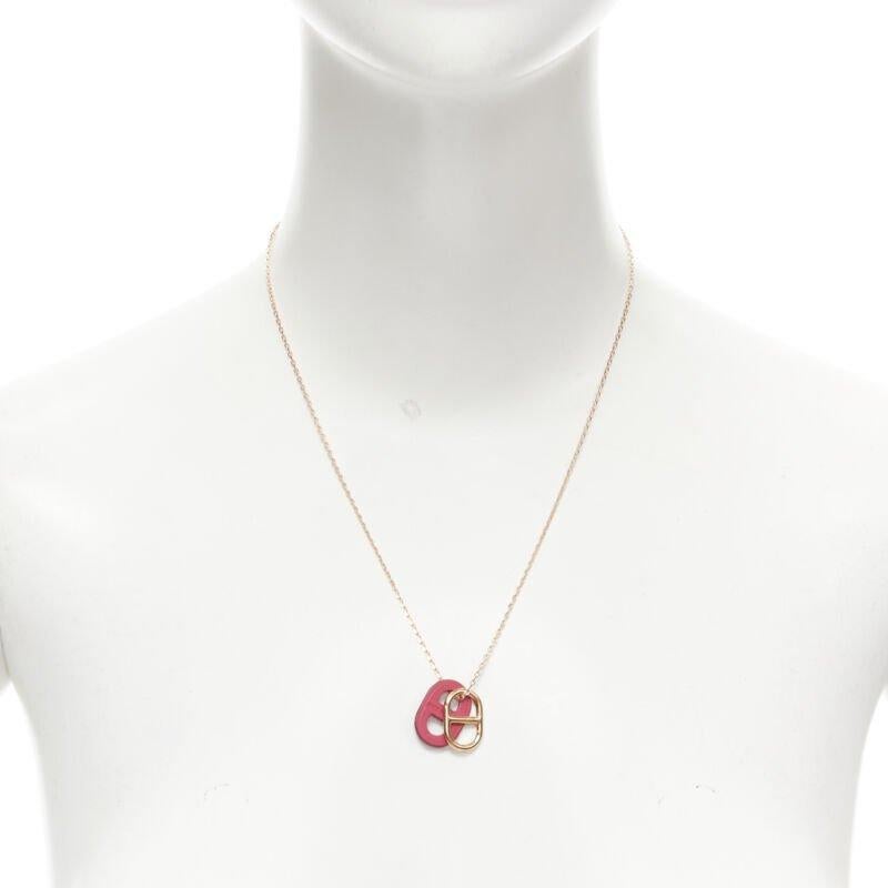 HERMES Chain D'ancre rose gold plated pink leather pendant short necklace
Reference: MELK/A00169
Brand: Hermes
Collection: Chain D'Ancre
Material: Rose Gold plated, Leather
Color: Rose Gold, Pink
Pattern: Solid
Closure: Lobster Clasp
Extra Details: