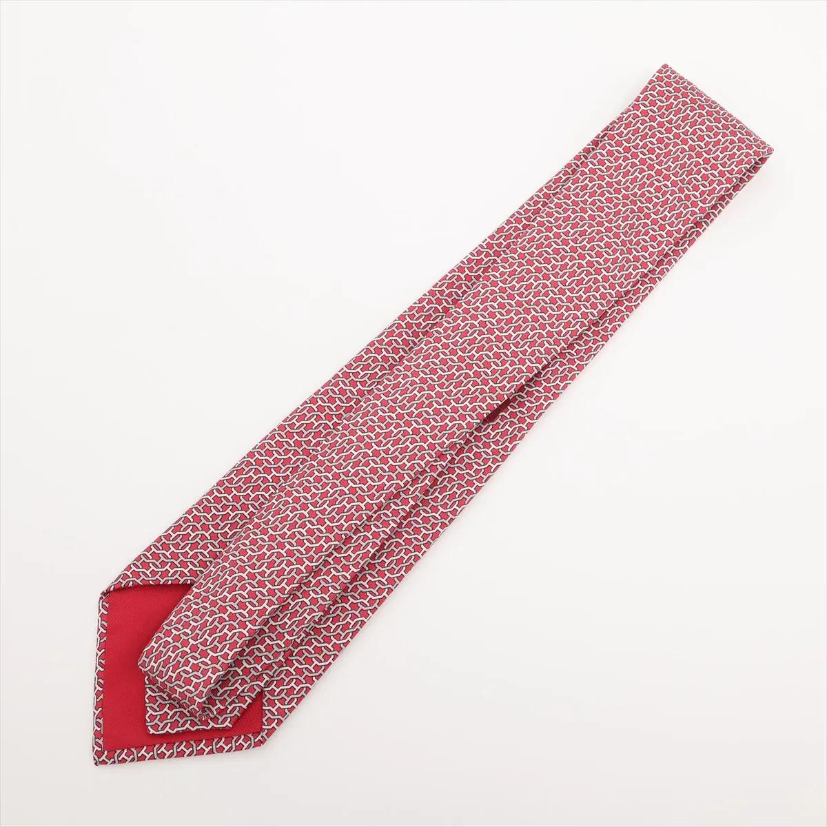 Hermès Cravatta in seta con catena H. H. Rosso In condizioni buone a Indianapolis, IN