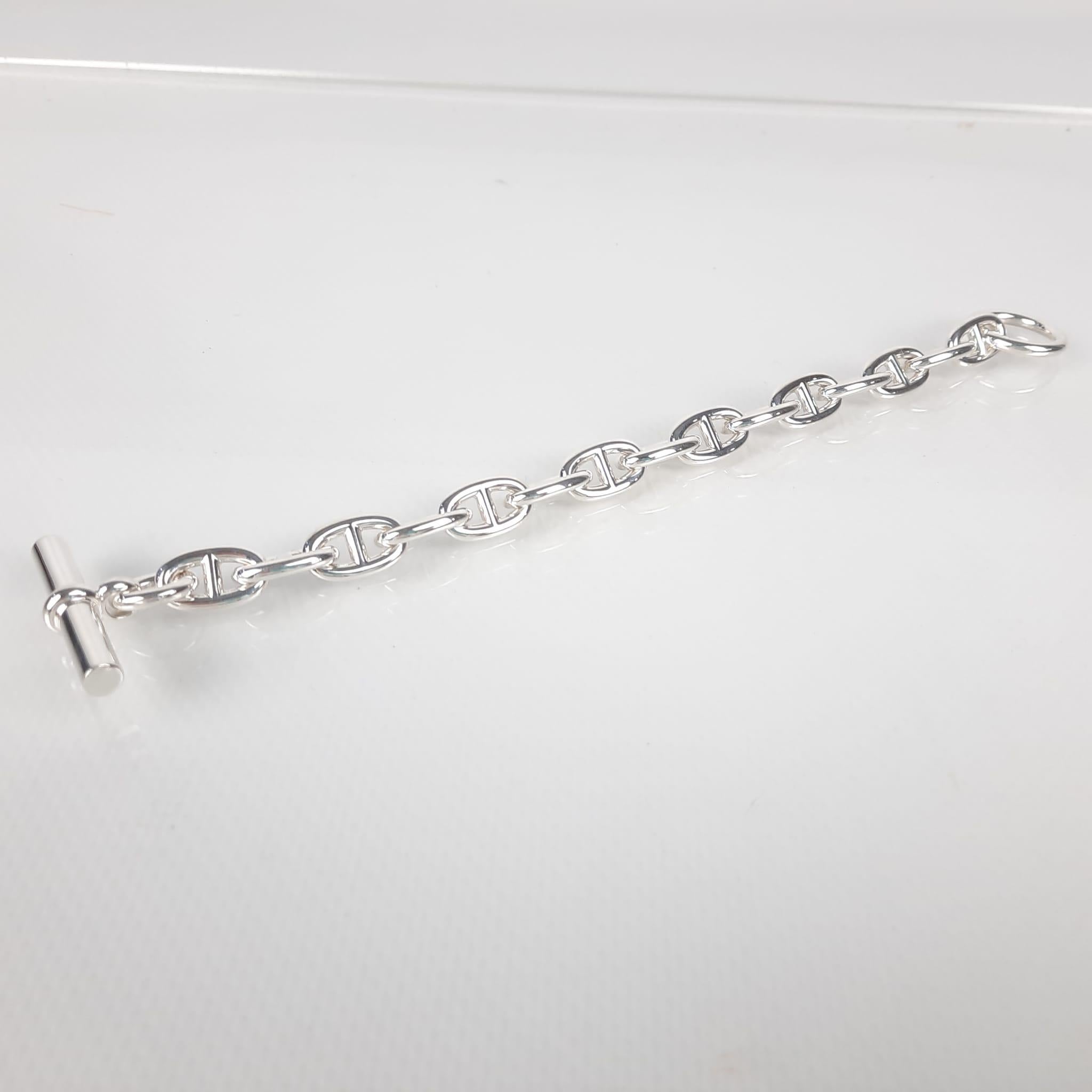 Size 15
Bracelet in sterling silver
Made in France/Germany
Silver 925/1000
Interior circumference: 13.18 cm
Chaine d'ancre link size: 1.41 x 0.87 cm