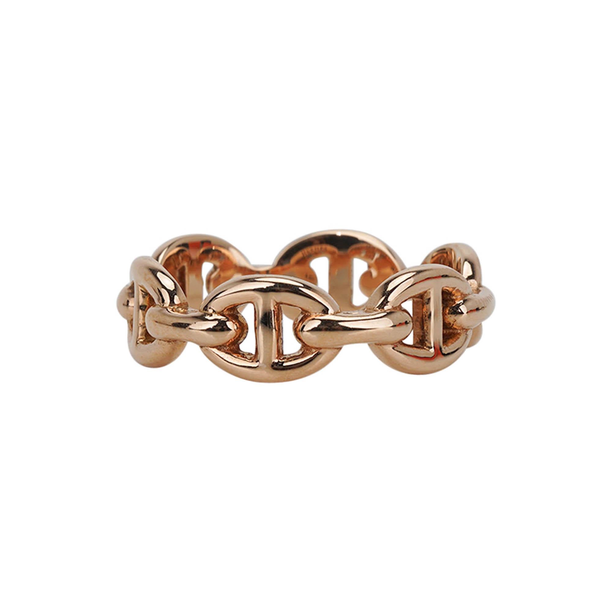Mightychic offers an Hermes Chaine d'Ancre Enchainee ring featured in 18k Rose Gold.
The small model for everyday wear and chic simplicity.
A beautiful and timeless piece.
NEW or NEVER WORN.
final sale

SIZE 51

RING WIDTH
0.23