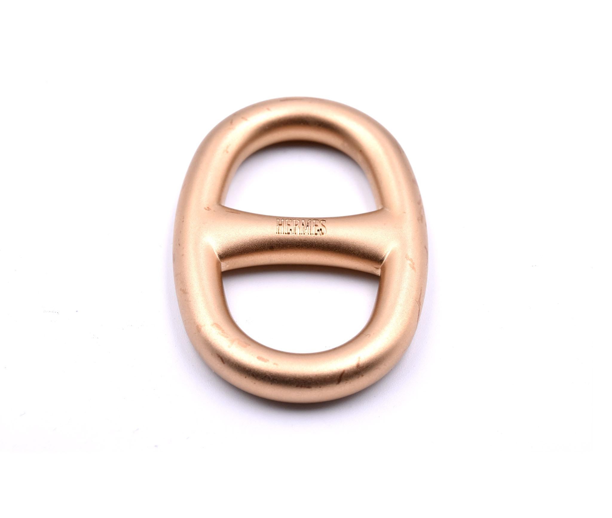 
Designer: Hermes
Material: gold tone 
Dimensions: scarf ring is 37mm by 55.45
Weight: 48.57 grams


195-310
