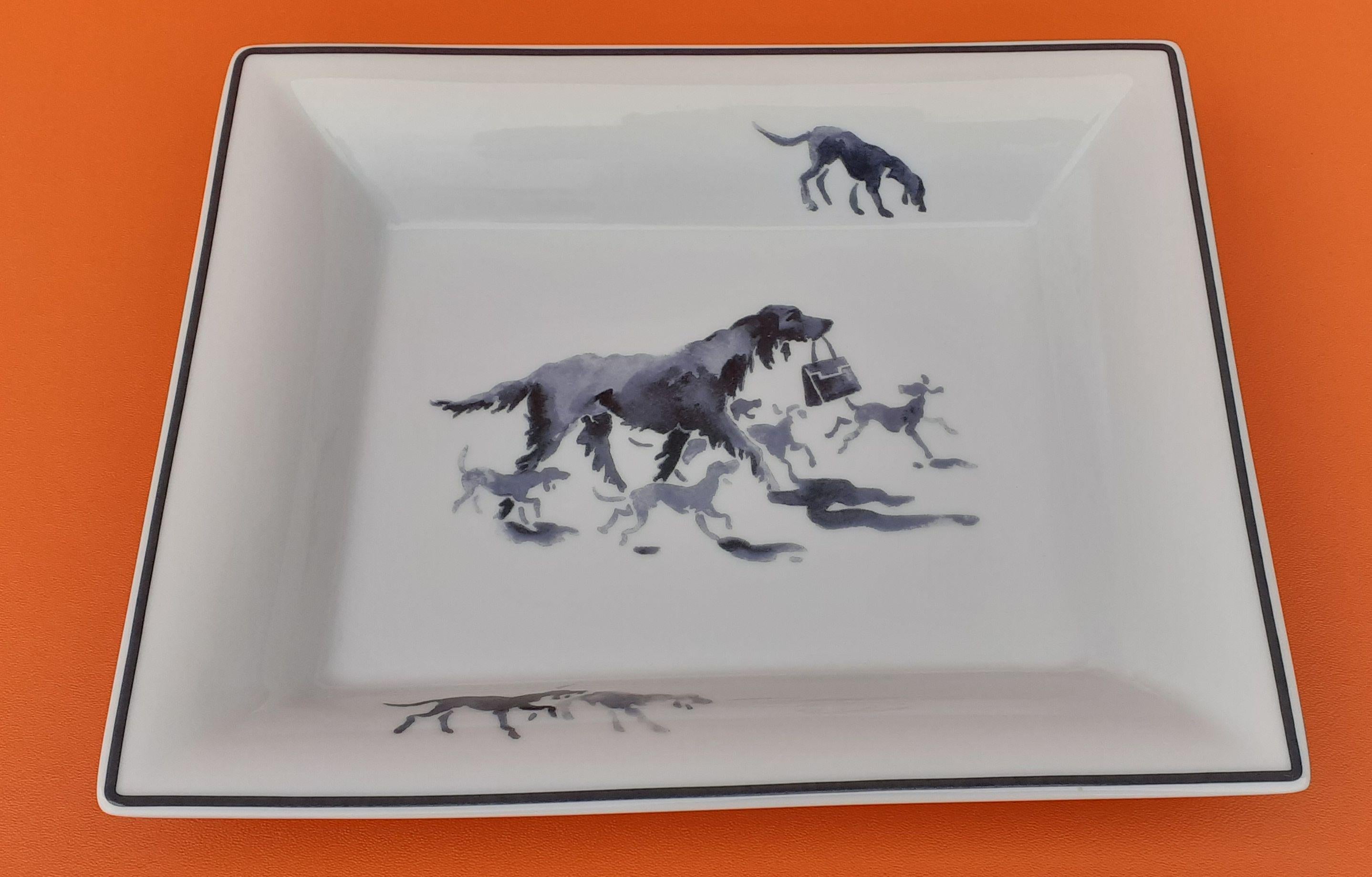 Grigio Hermès Vassoio Portacenere Cane Setter che trasporta una borsa Kelly in vendita