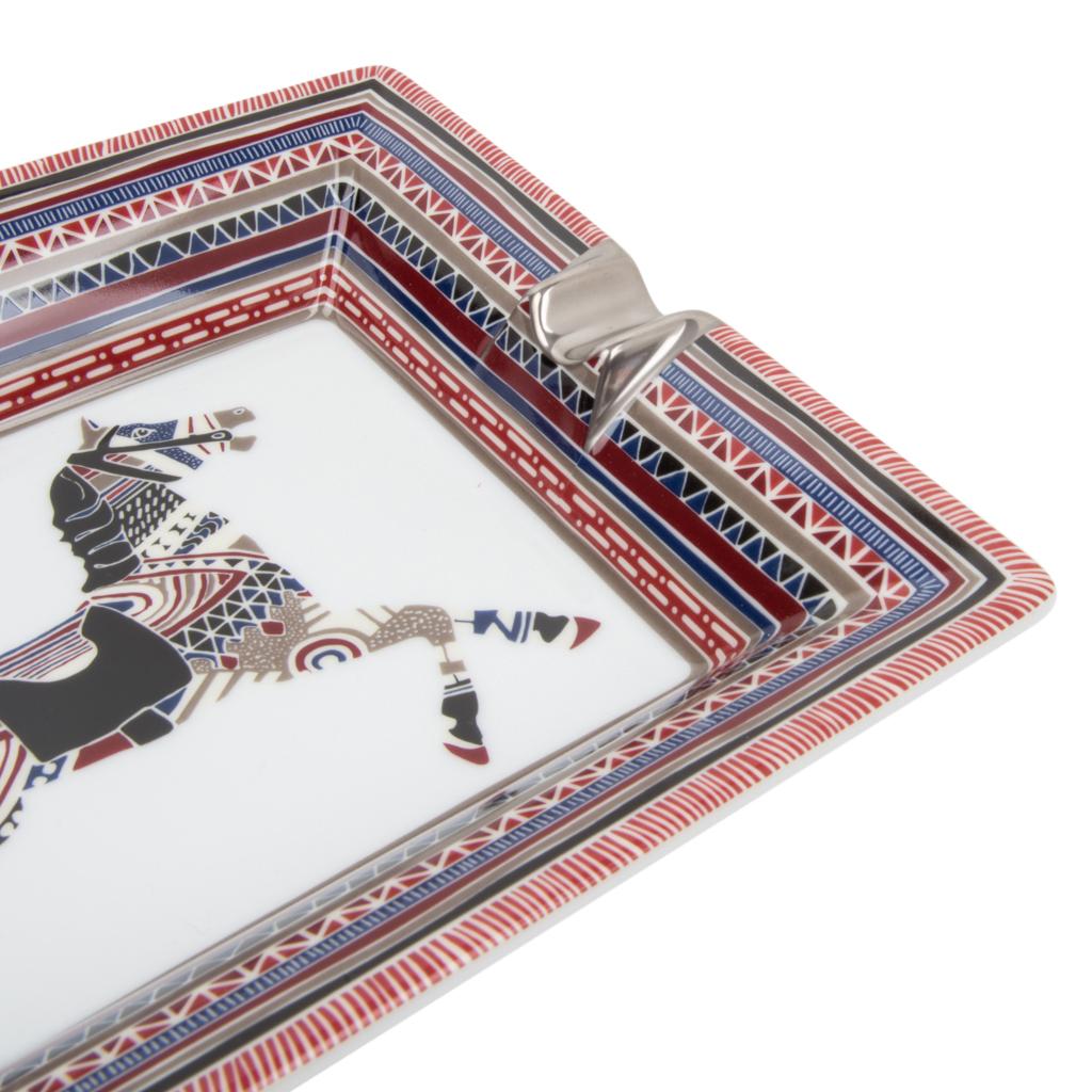 Cheval D''Apparat Porzellan-Tablett mit seltenem Druck von Hermès (Grau) im Angebot