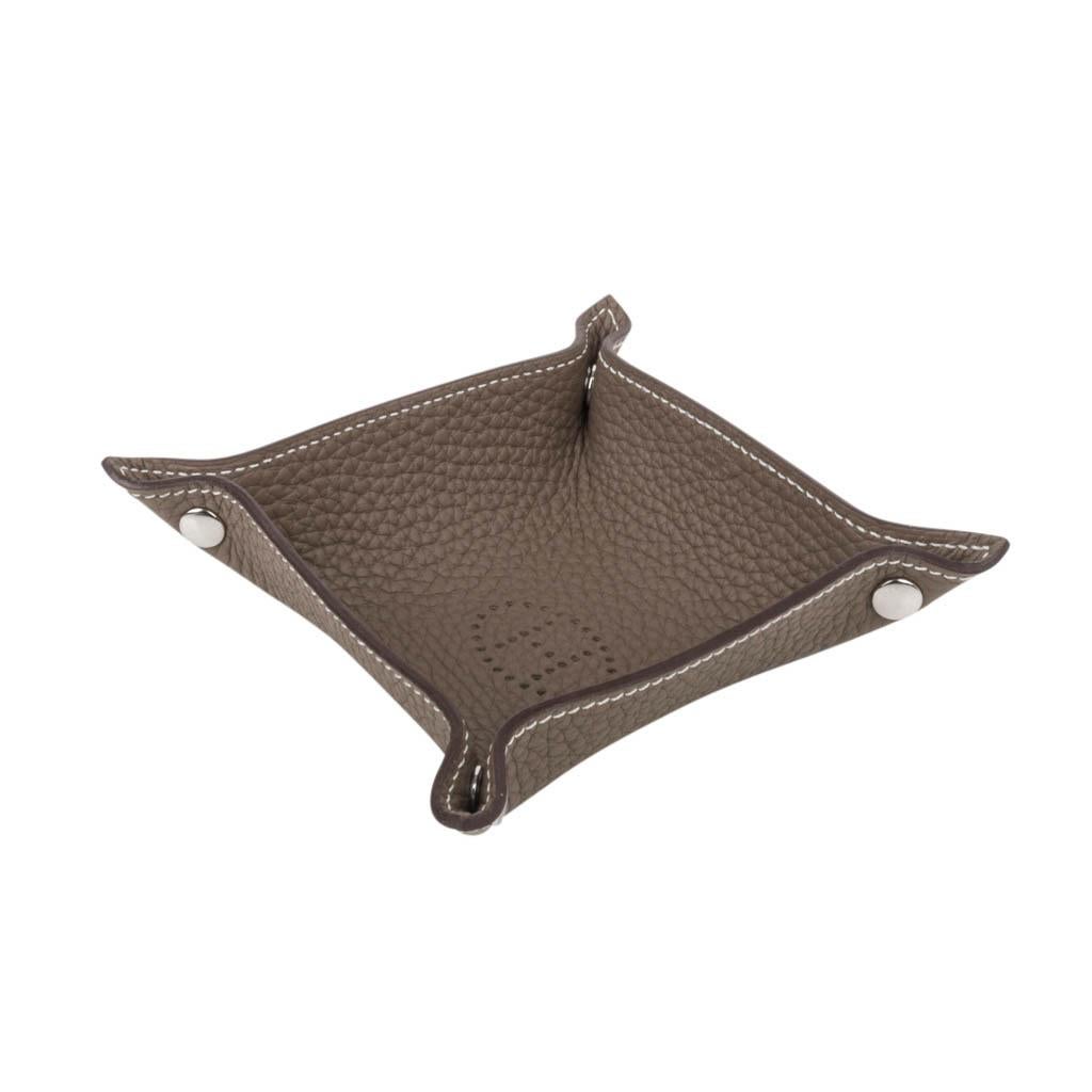 mises et relances change tray