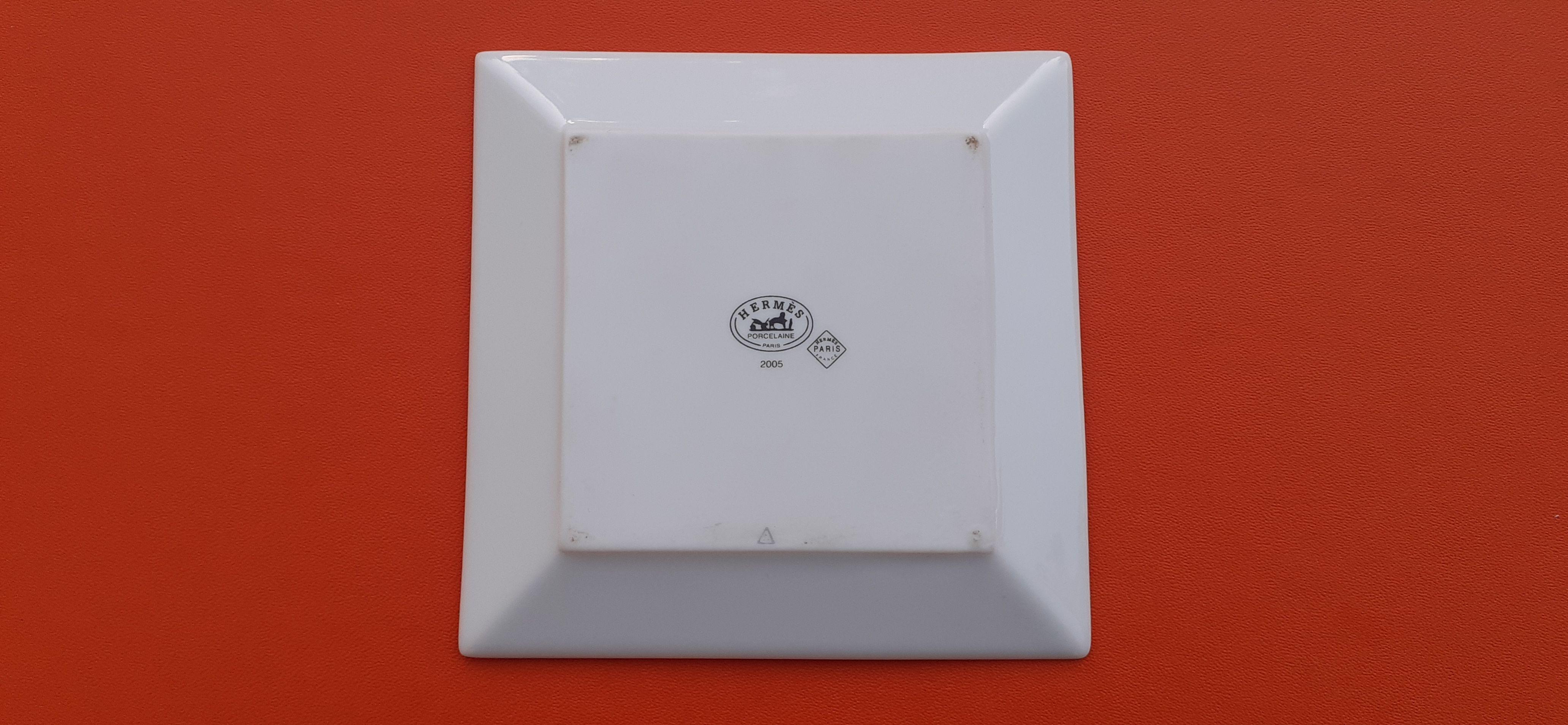 Hermès Change Tray or Small Dish Noel au 24 Faubourg Christmas in Porcelain For Sale 3