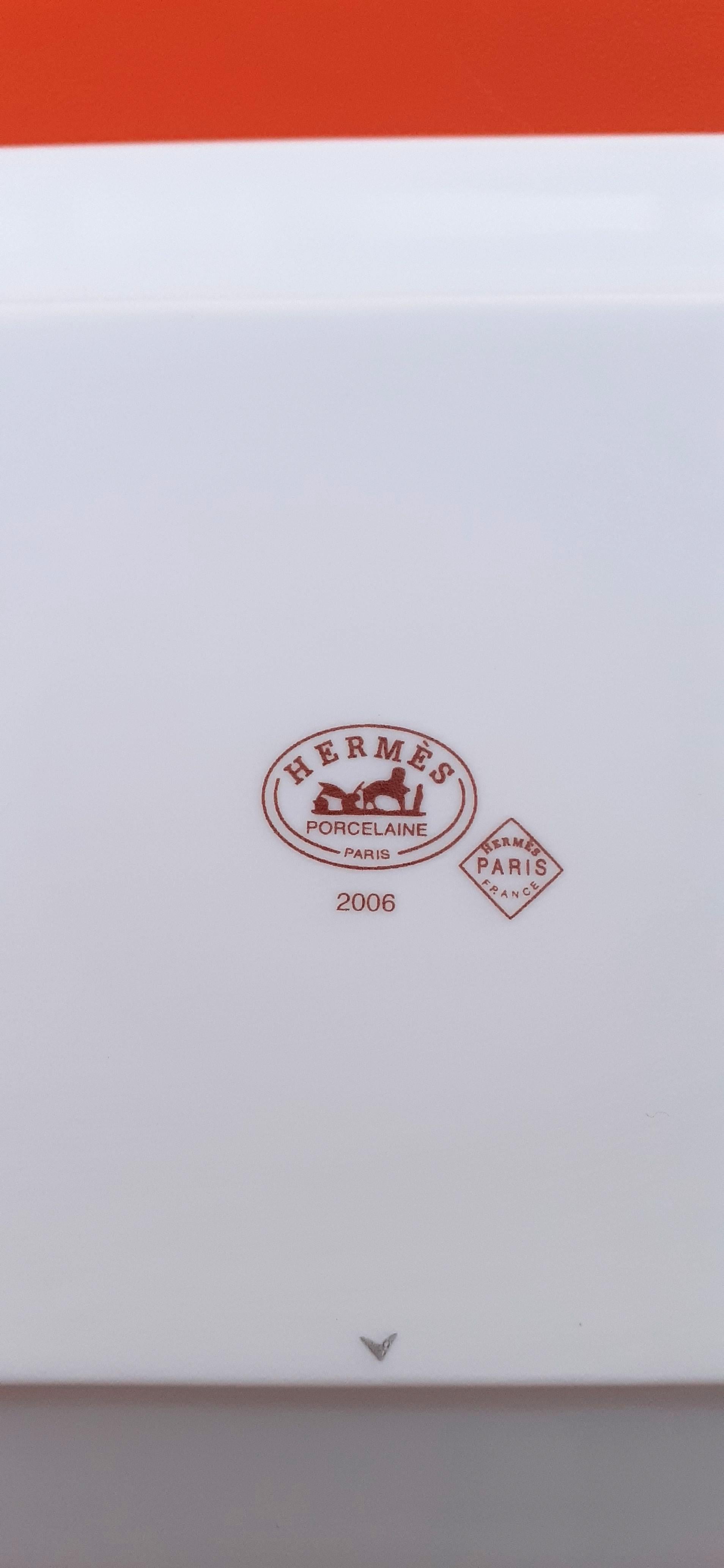 Hermès Wechselgeld Tablett oder kleine Schale The Air of Paris 2006 in Porzellan im Angebot 4