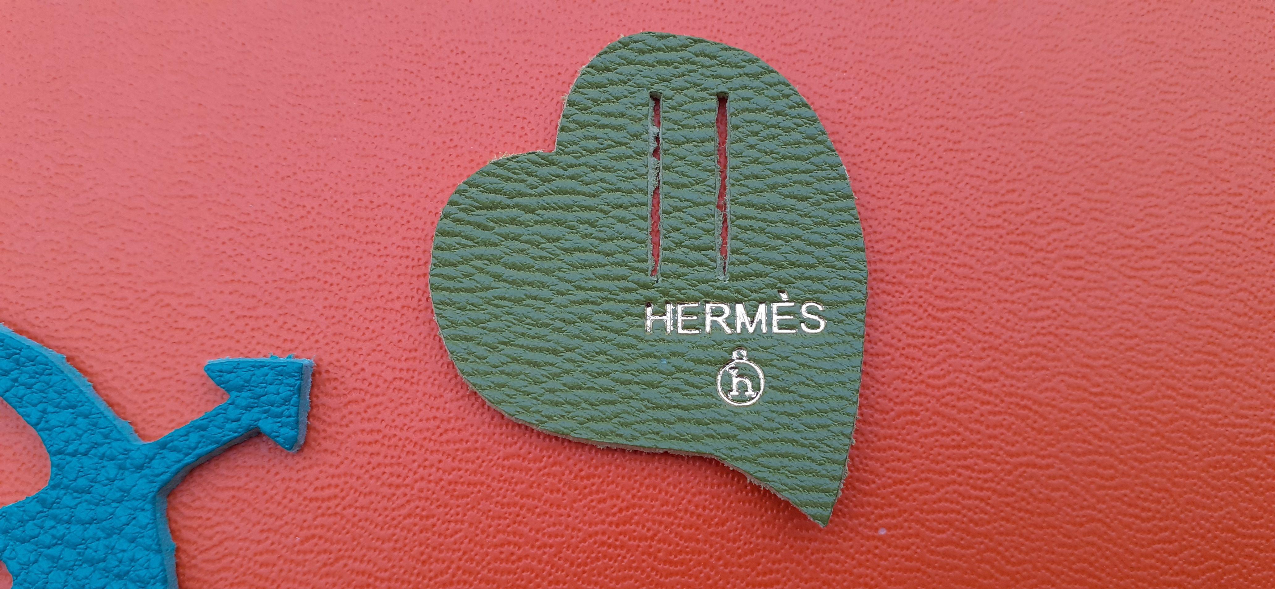 Hermès Charm Cupidon Ange Dieu de l'amour et cœur en cuir Petit h en vente 1