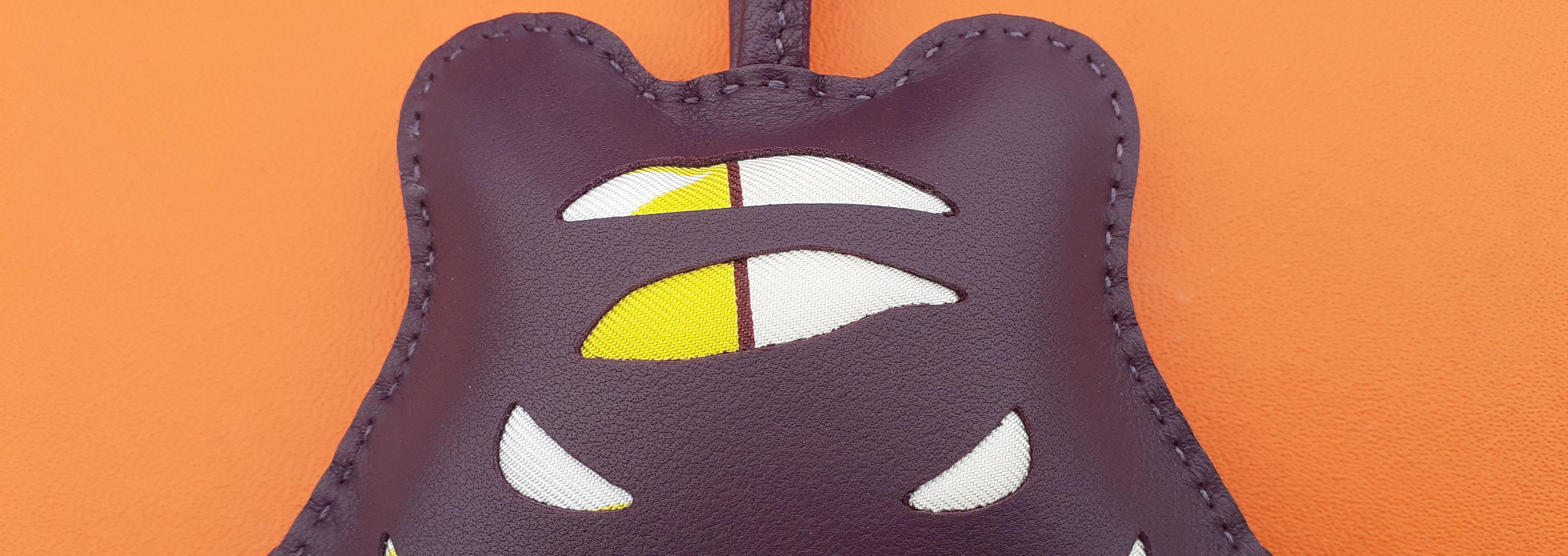 Hermès Charm Tiger H Leather and Silk Purple Raisin For Sale 2
