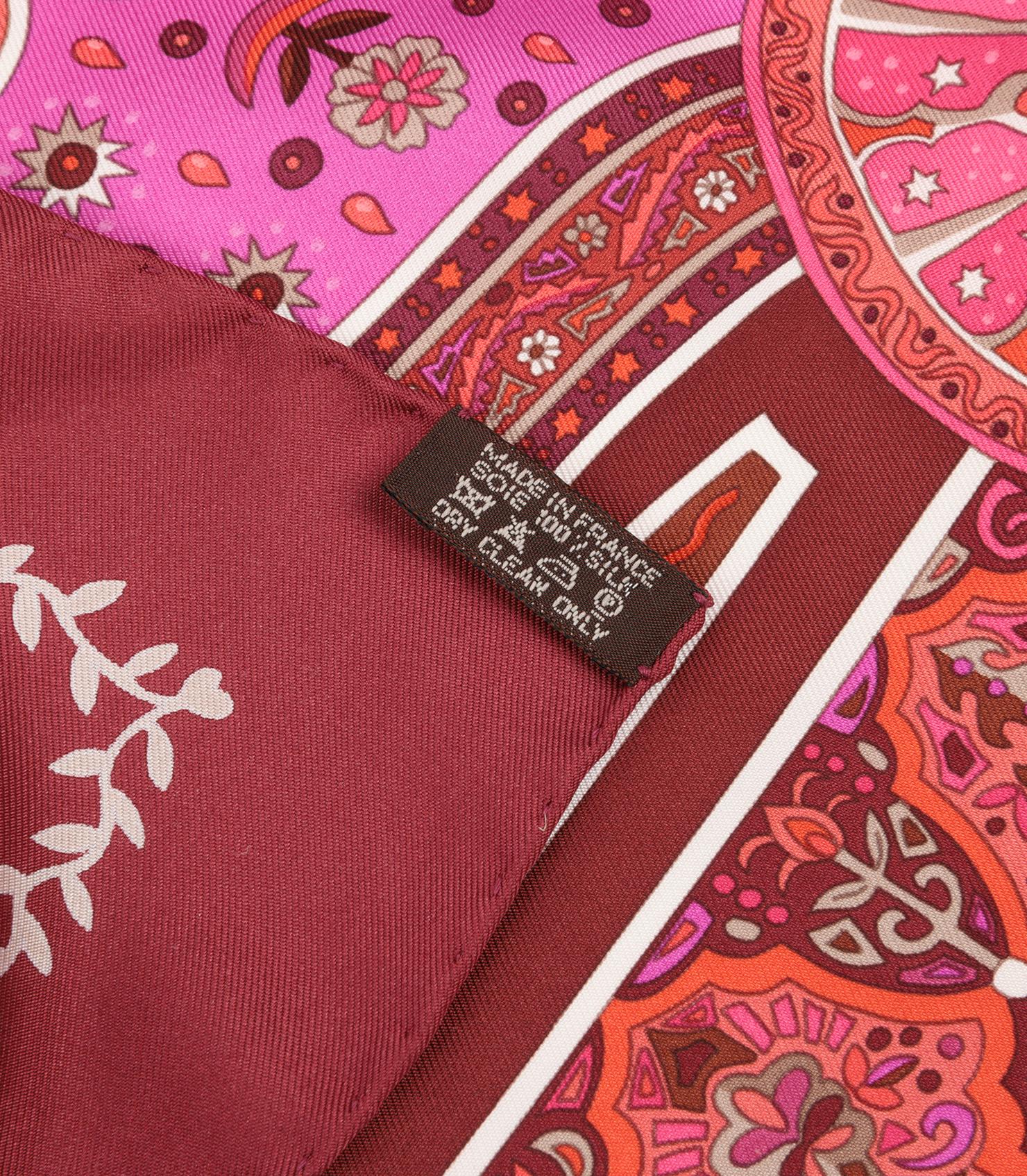 Pink Hermès Chaudron, Orange Vif & Rose Aux Portes Du Palais Christine Henry Silk 90