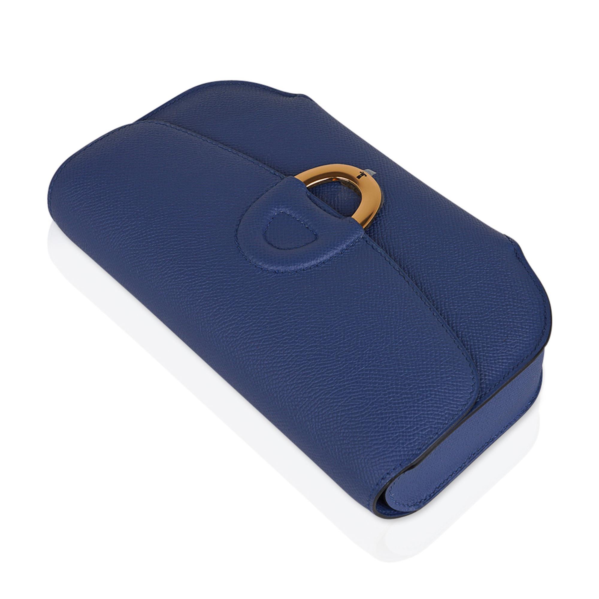 Hermes Cherche Midi 22 Blue Agate Gold Hardware Epsom Leather Clutch Bag In New Condition For Sale In Miami, FL