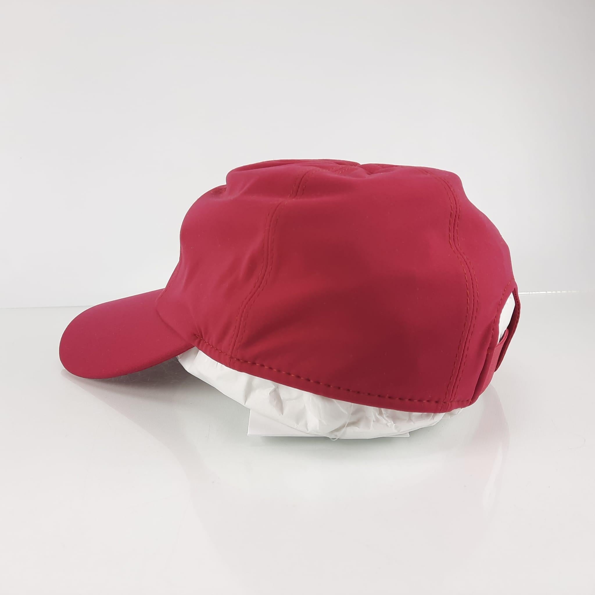 Hermes Cherry Rose Serena cap Size M In New Condition For Sale In Nicosia, CY