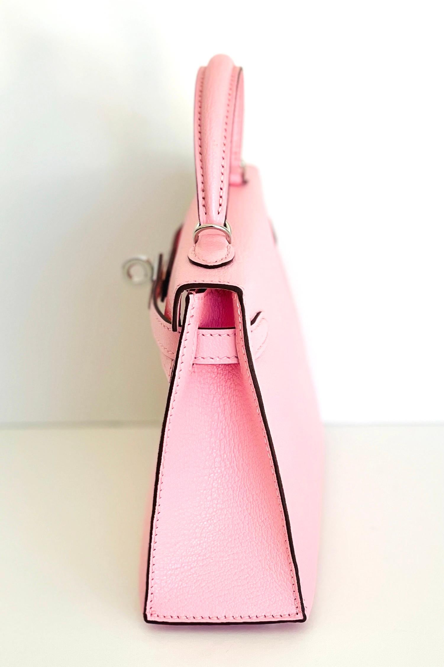 HERMES Chevre Mini Kelly Sellier 20 Rose Sakura In New Condition In West Chester, PA